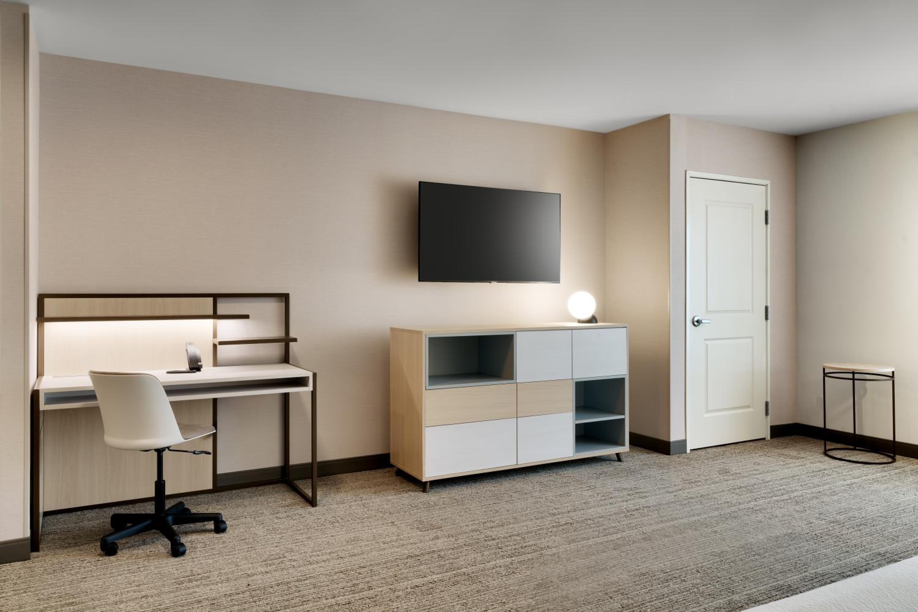 Extended King Studio with Sofa Bed - Mobility/Hearing Accessible with Tub photo 3
