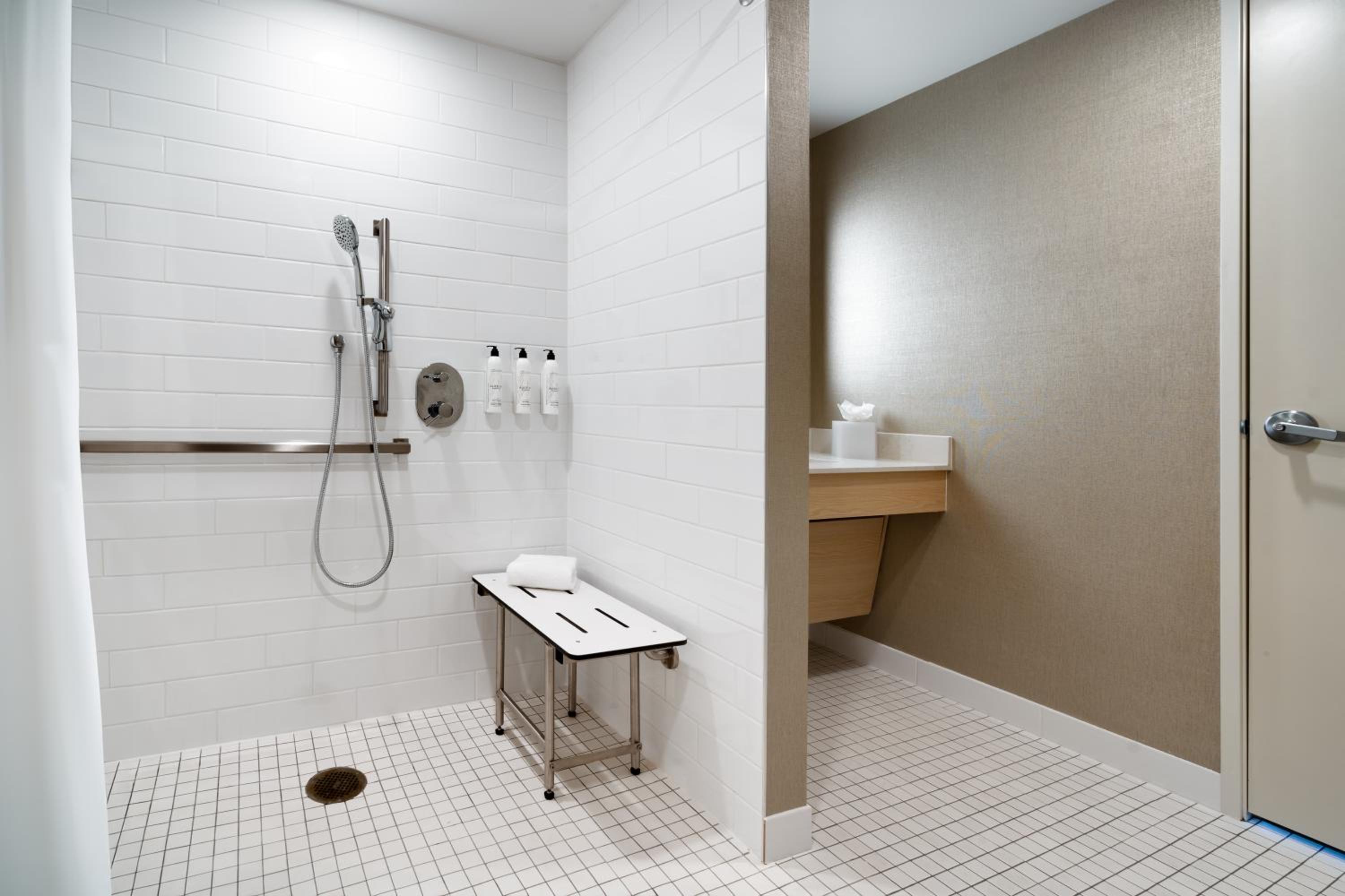 One-Bedroom King Suite with Sofa Bed and Roll-in Shower - Mobility and Hearing Accessible photo 2
