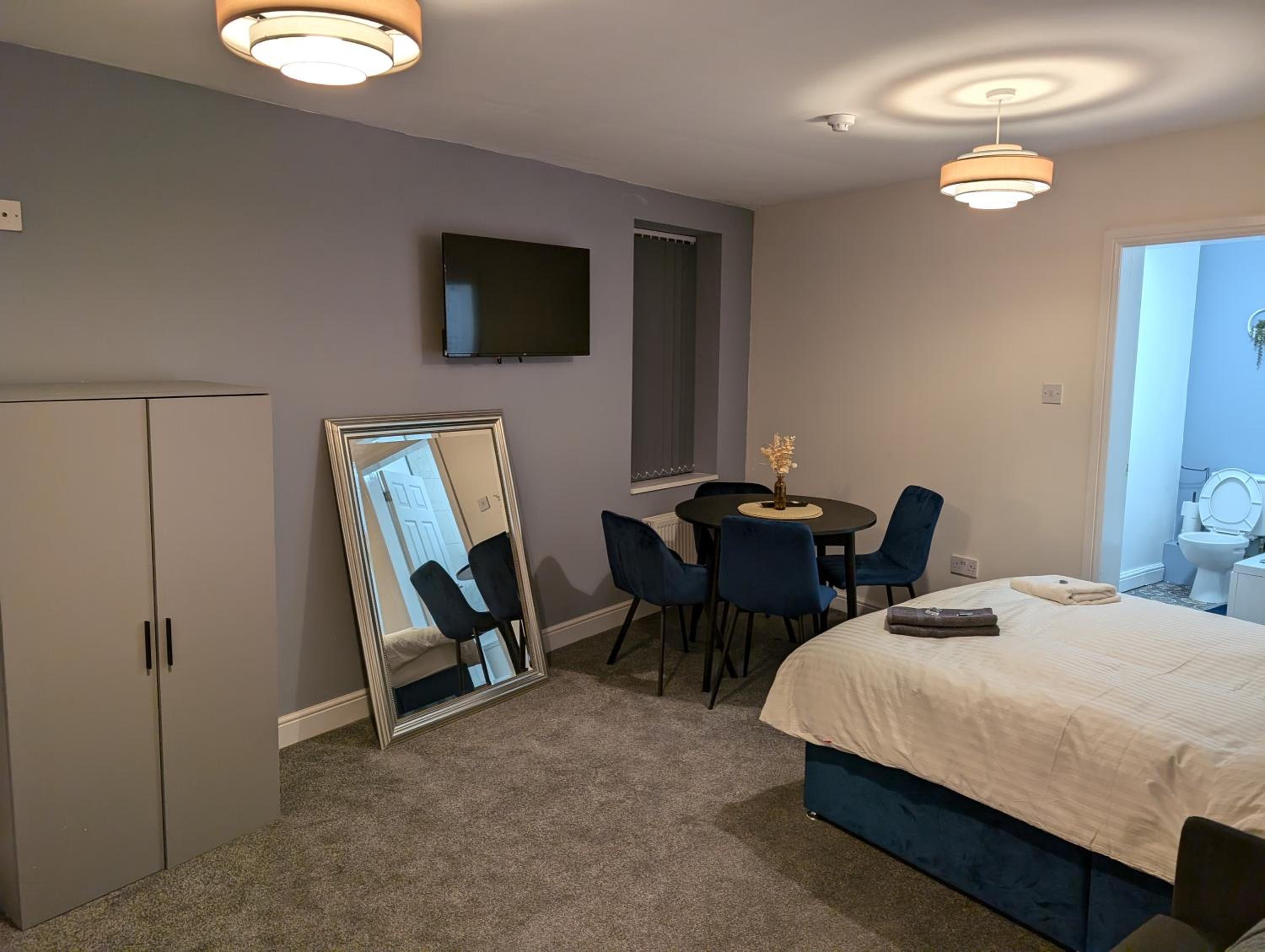 Deluxe Suite with Spa Bath