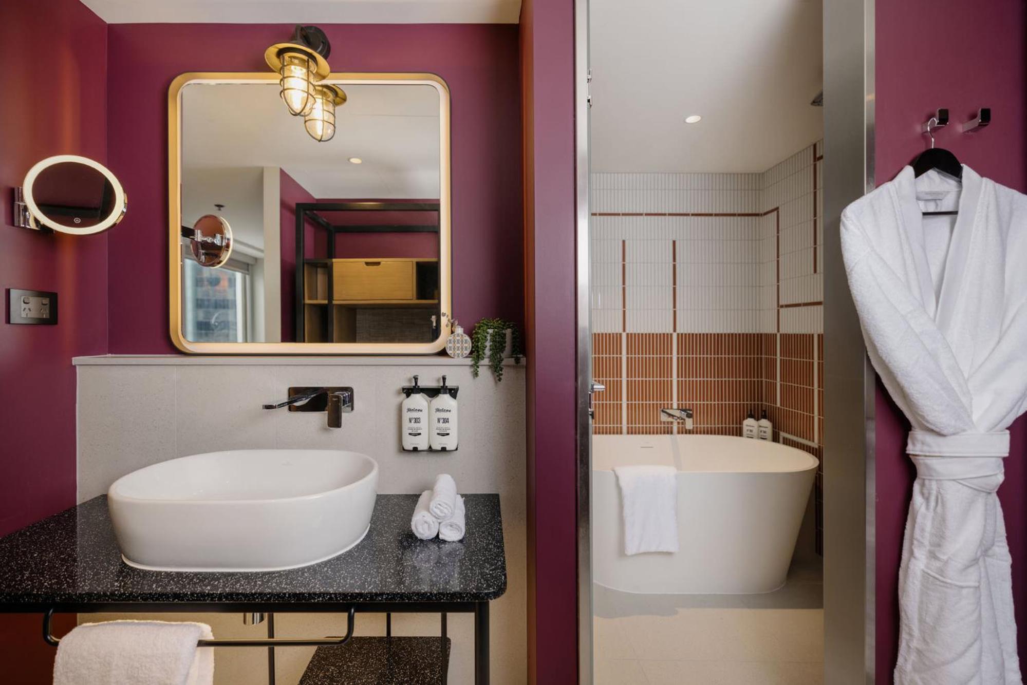 One-Bedroom Suite with Balcony and City VIew - Photo 3