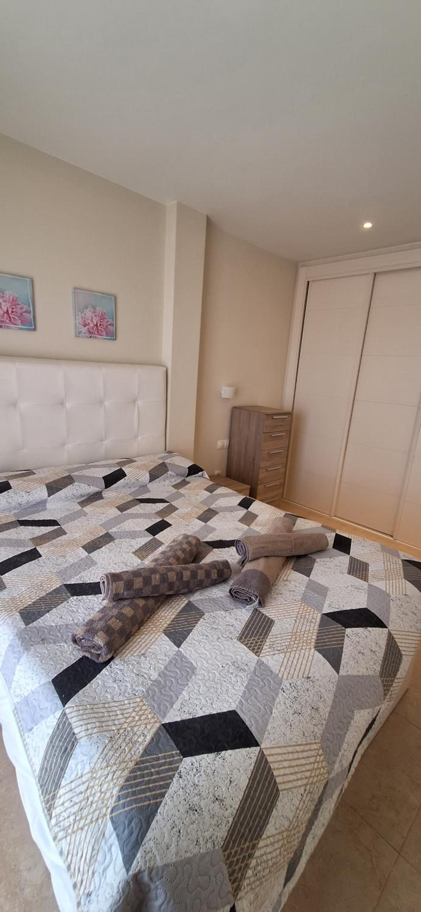 One-Bedroom Apartment photo 3