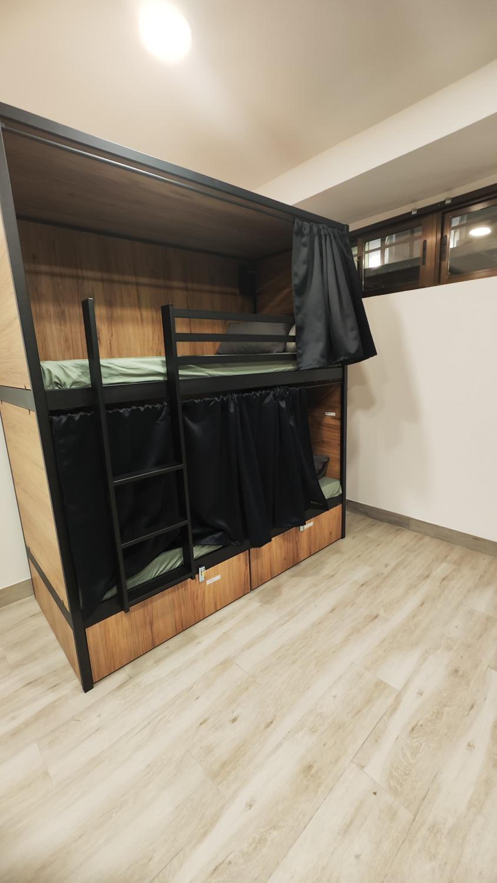 Bed in 6-Bed Female Dormitory Room photo 2