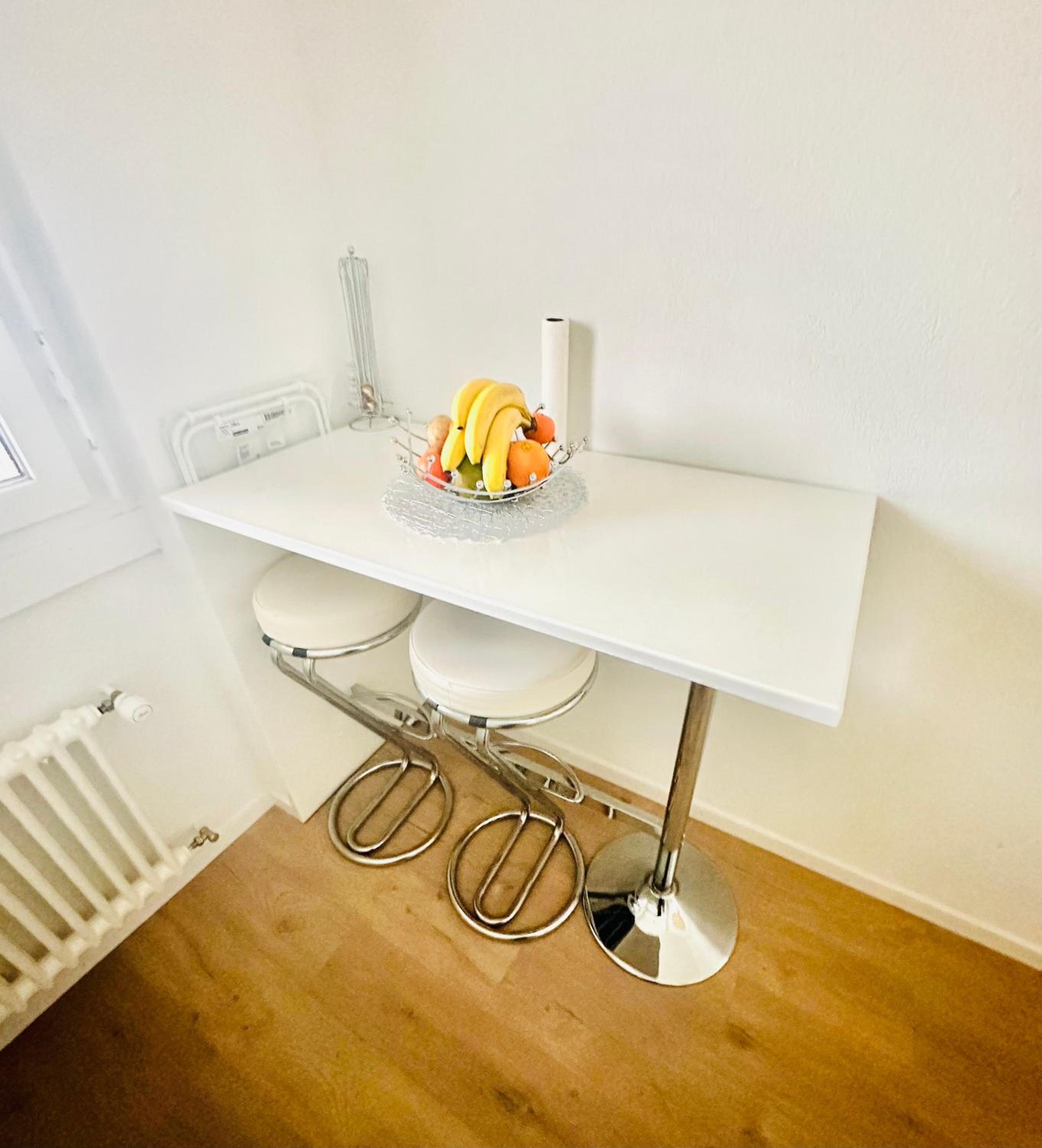 One-Bedroom Apartment photo 2