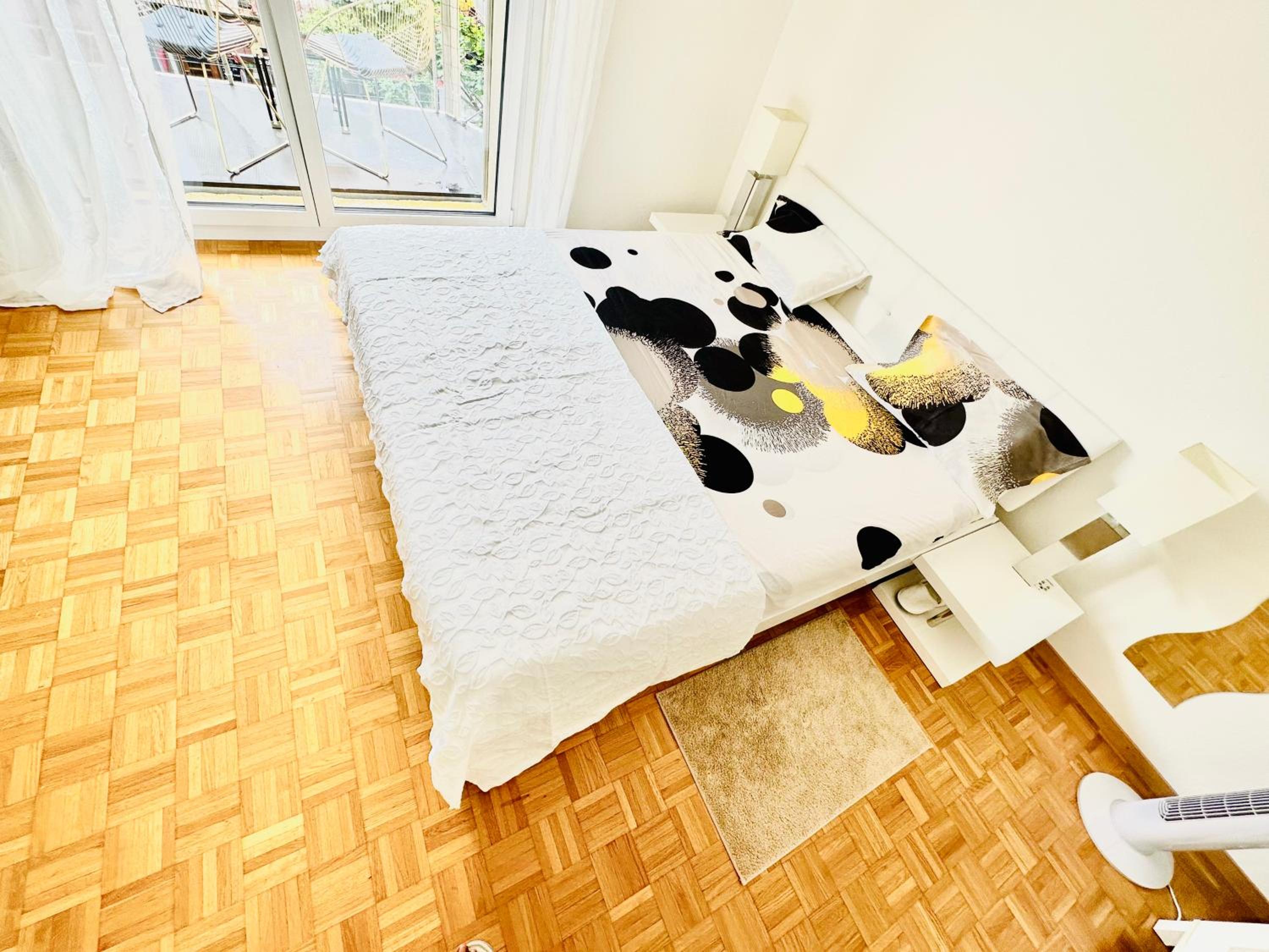 One-Bedroom Apartment photo 3