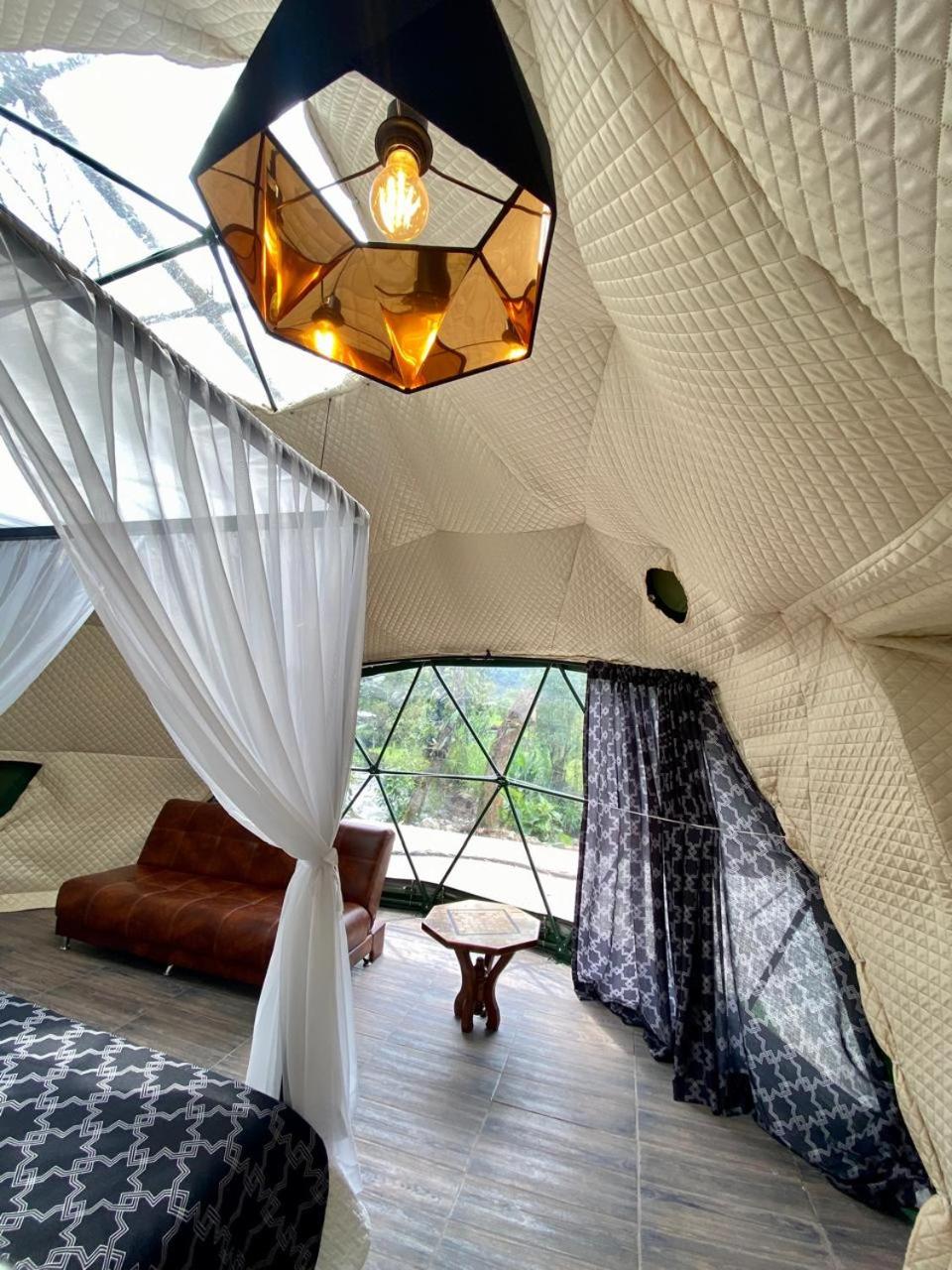Deluxe King Suite photo 1