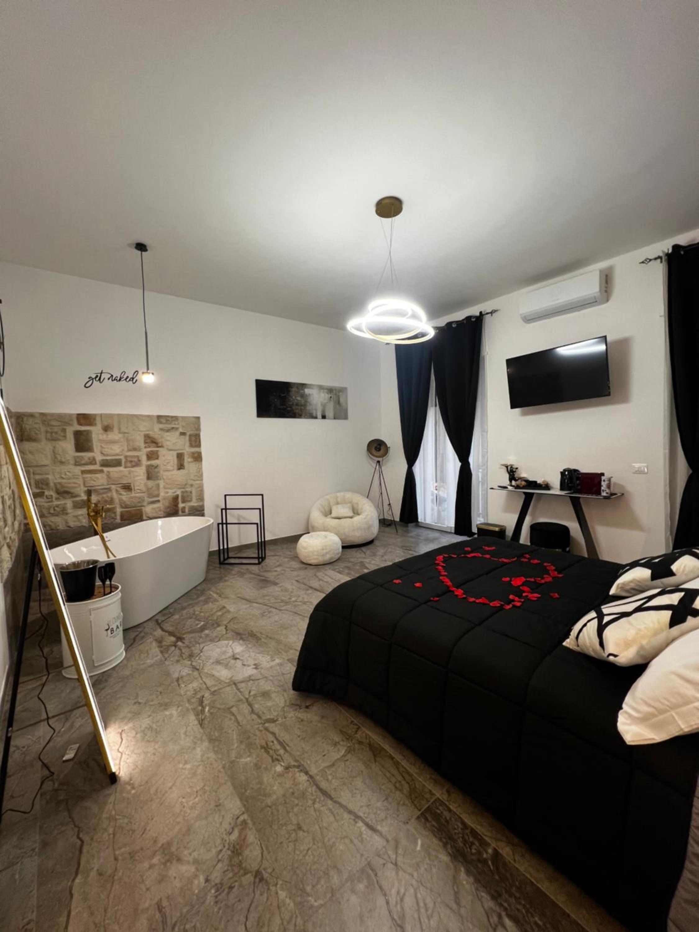 Deluxe Double Room with Bath photo 2
