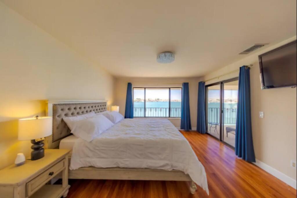 Four-Bedroom House photo 1