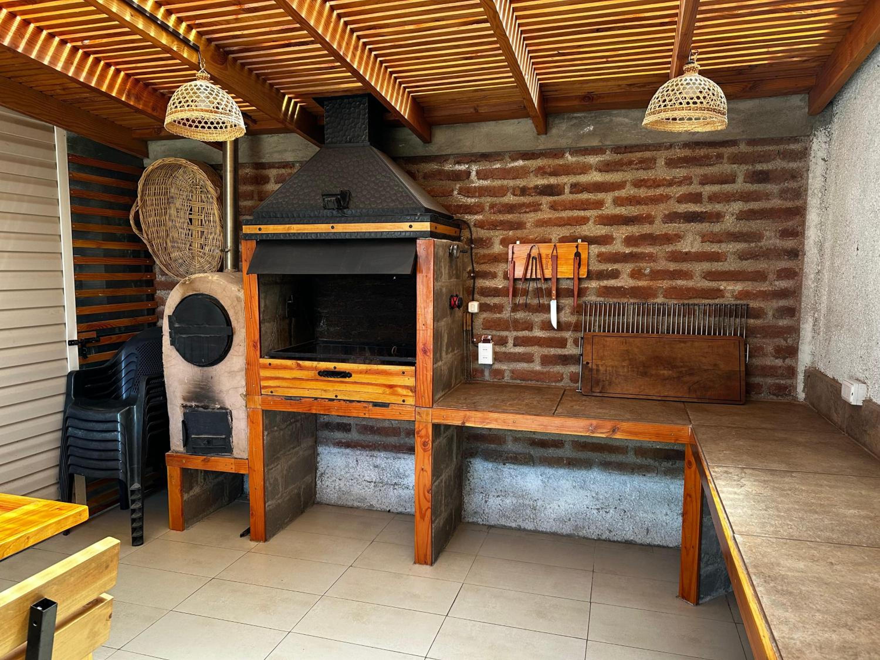 Four-Bedroom House photo 2