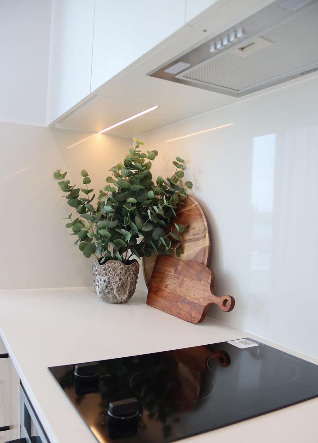 Deluxe One-Bedroom Apartment with Ocean View photo 2