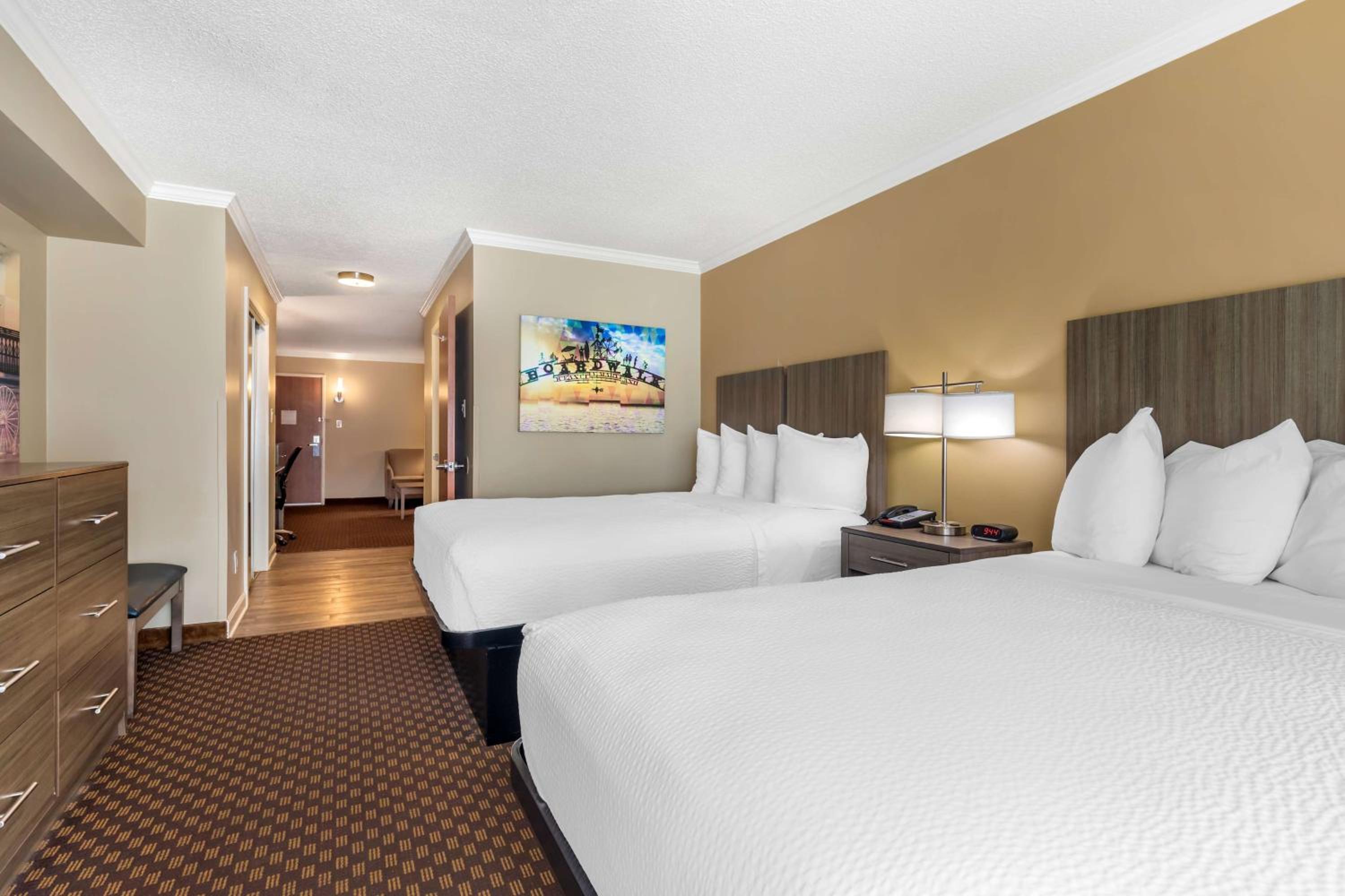 Queen Suite - Photo 3
