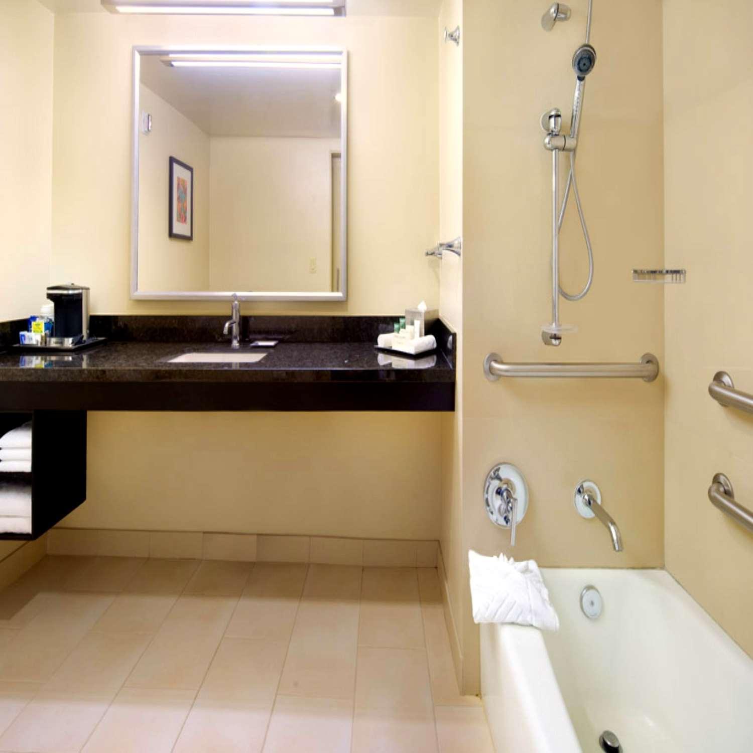Queen Room with Two Queen Beds - Mobility Access