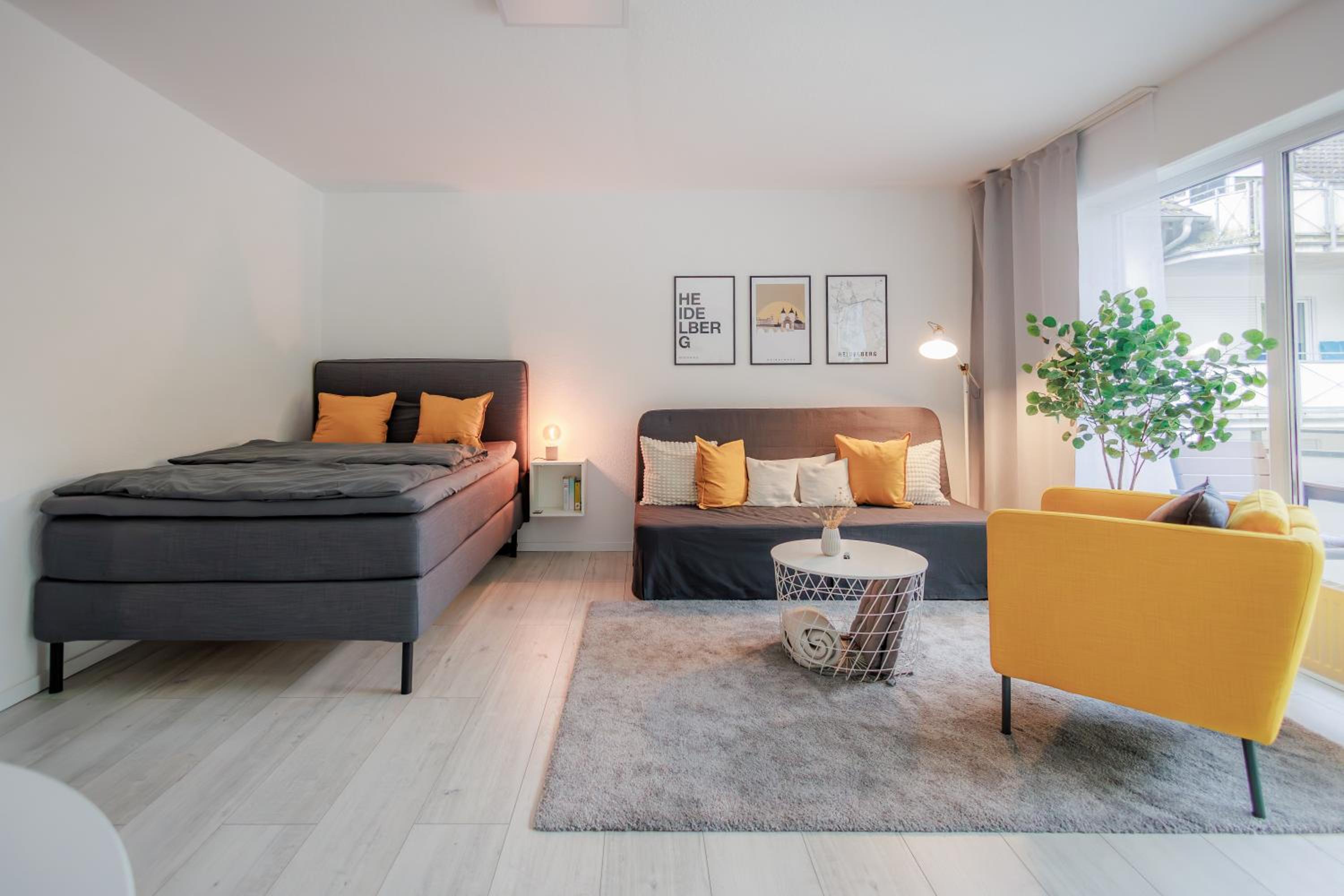 Apartment with Balcony photo 1