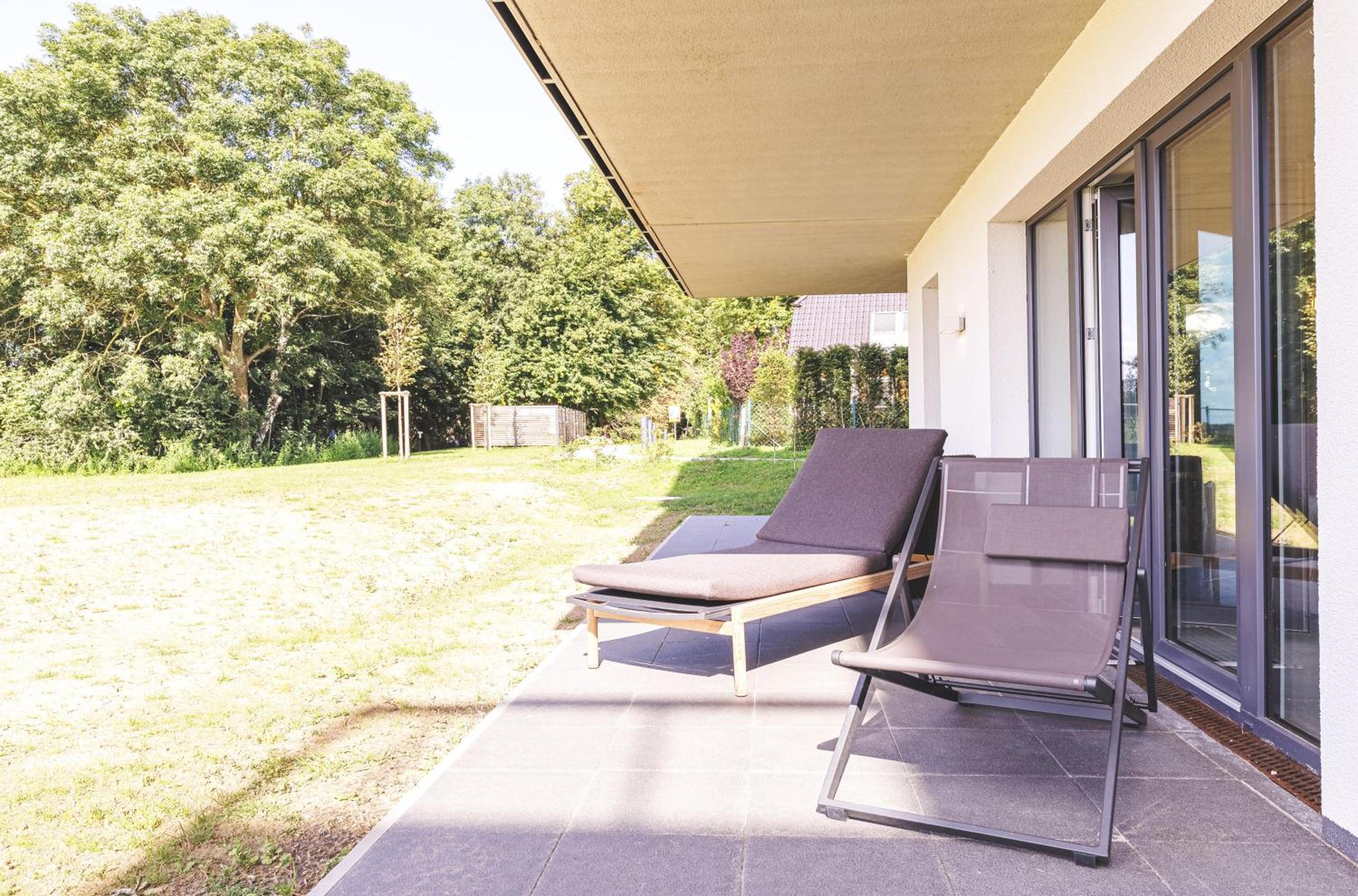 Apartment with Terrace photo 2