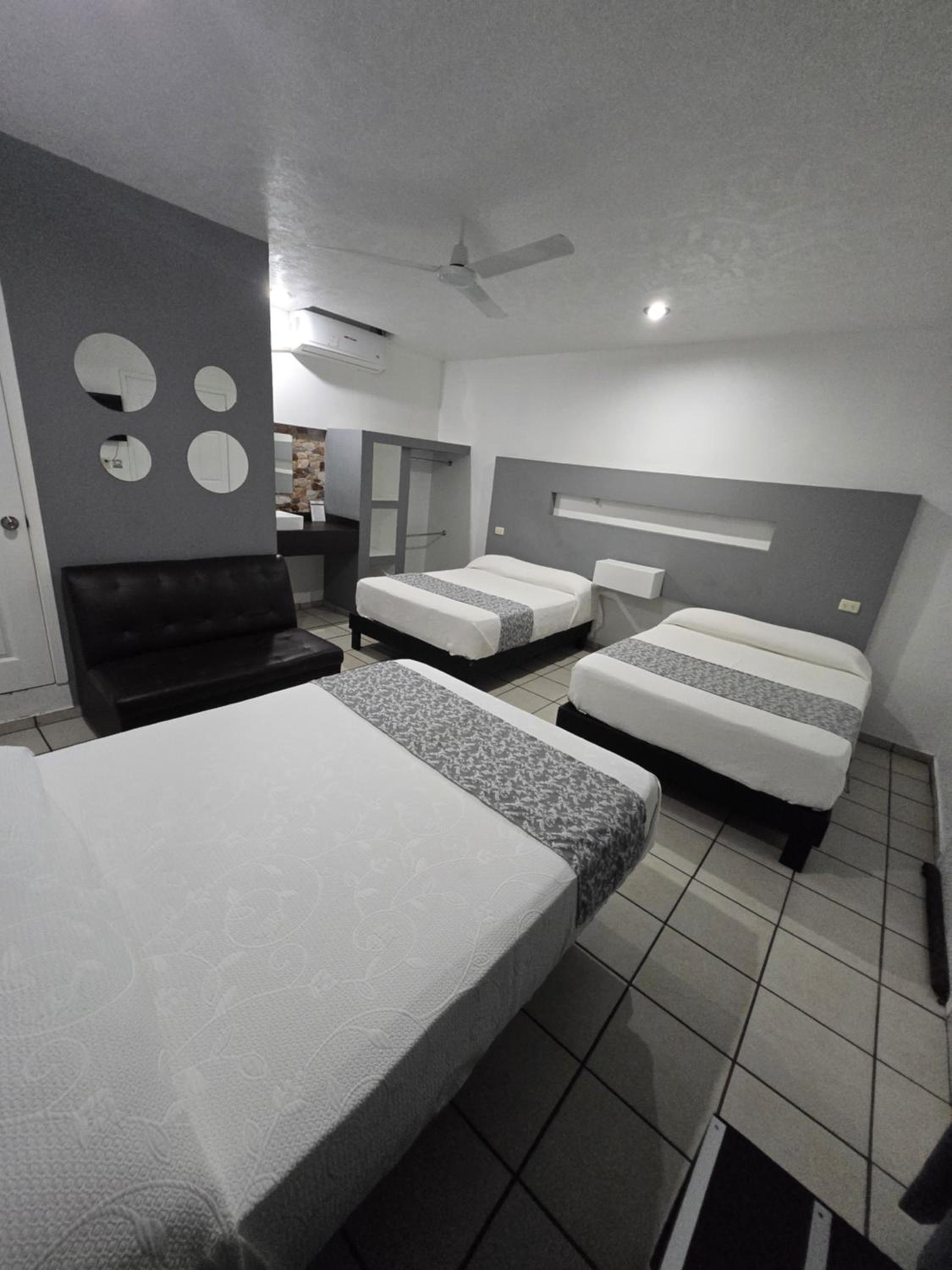 Triple Room - Photo 1