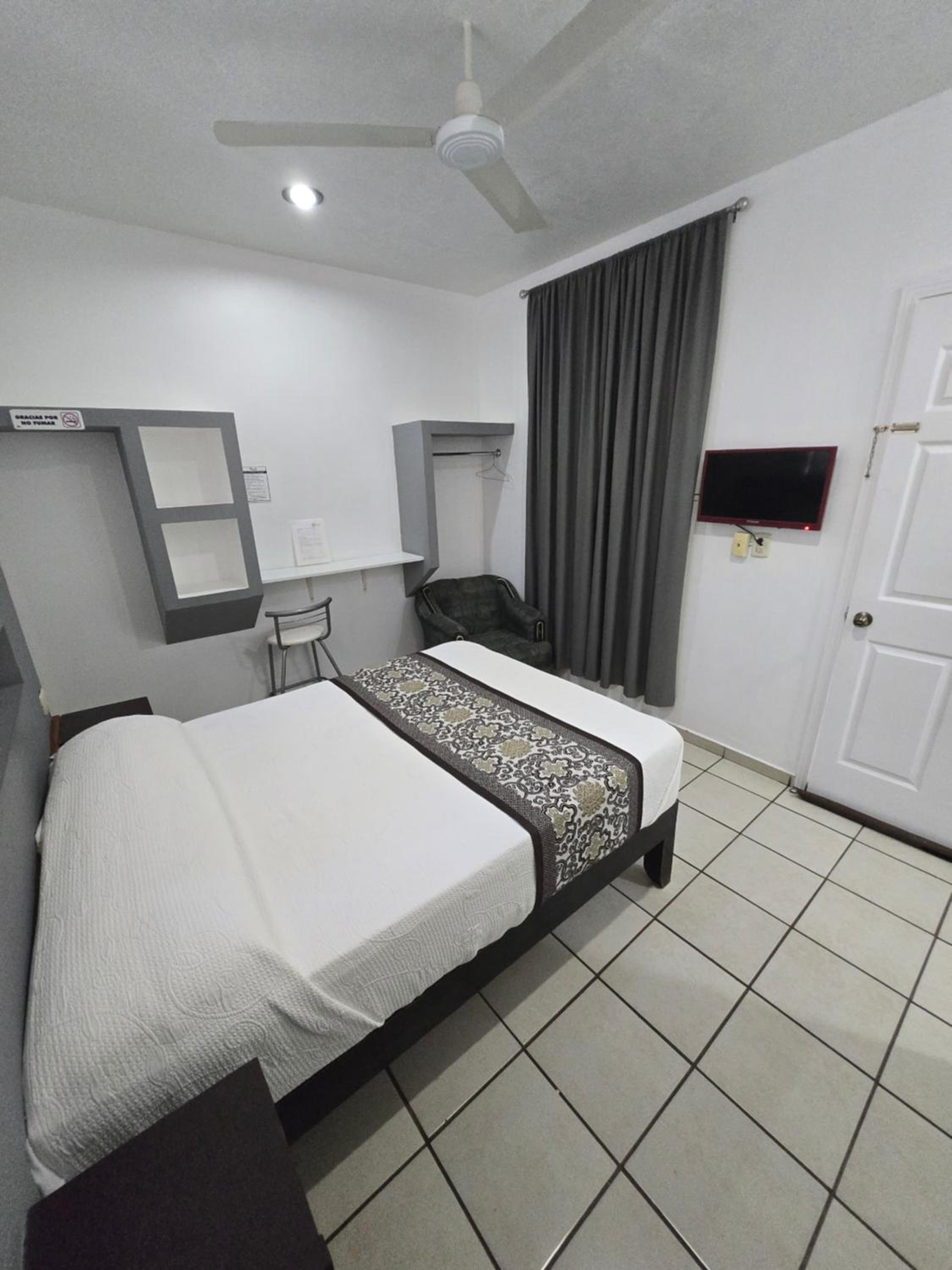 Double Room - Photo 6