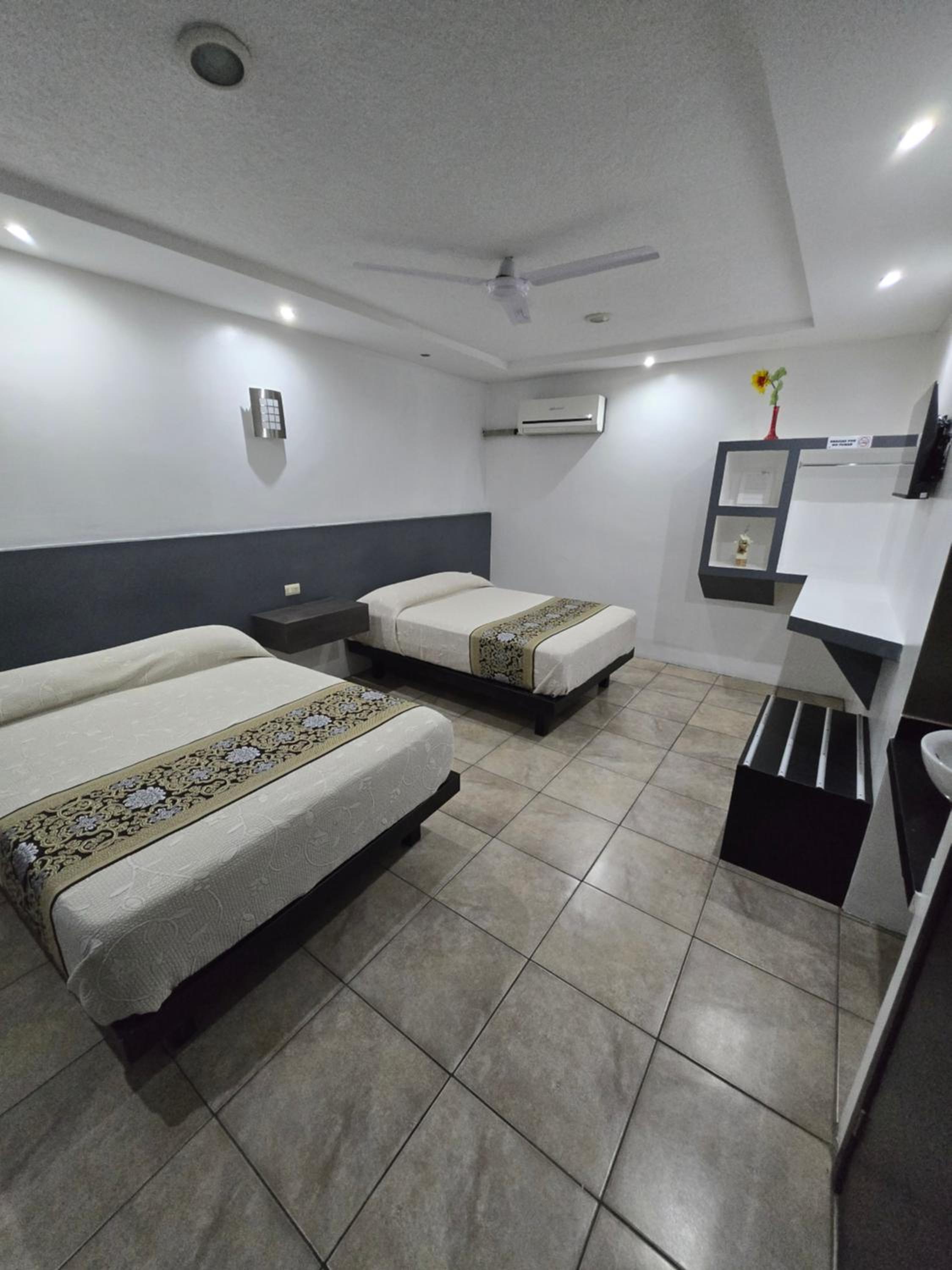 Deluxe Double Room with Two Double Beds - Photo 1