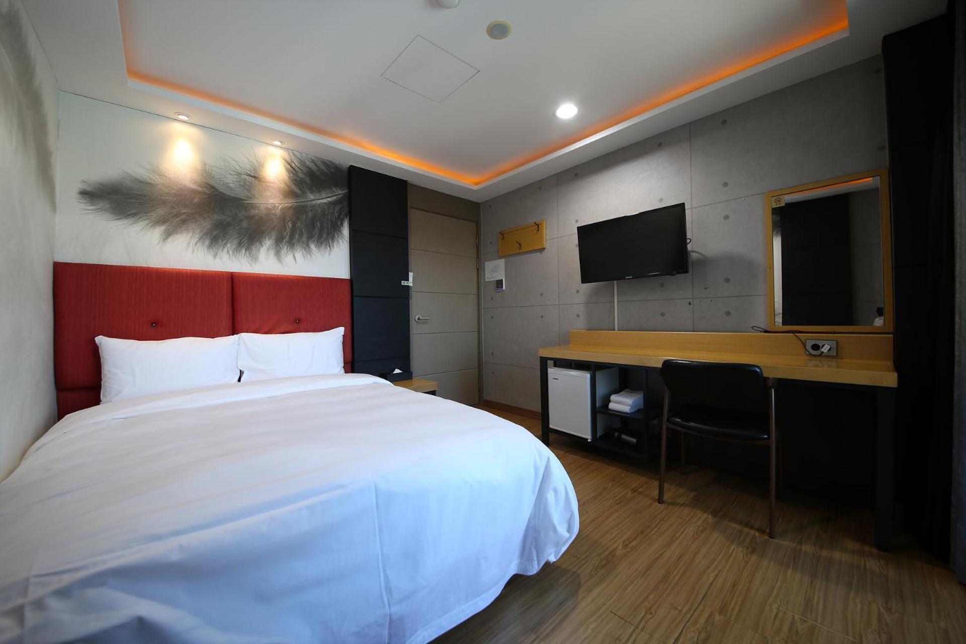 Standard Double Room - Photo 2