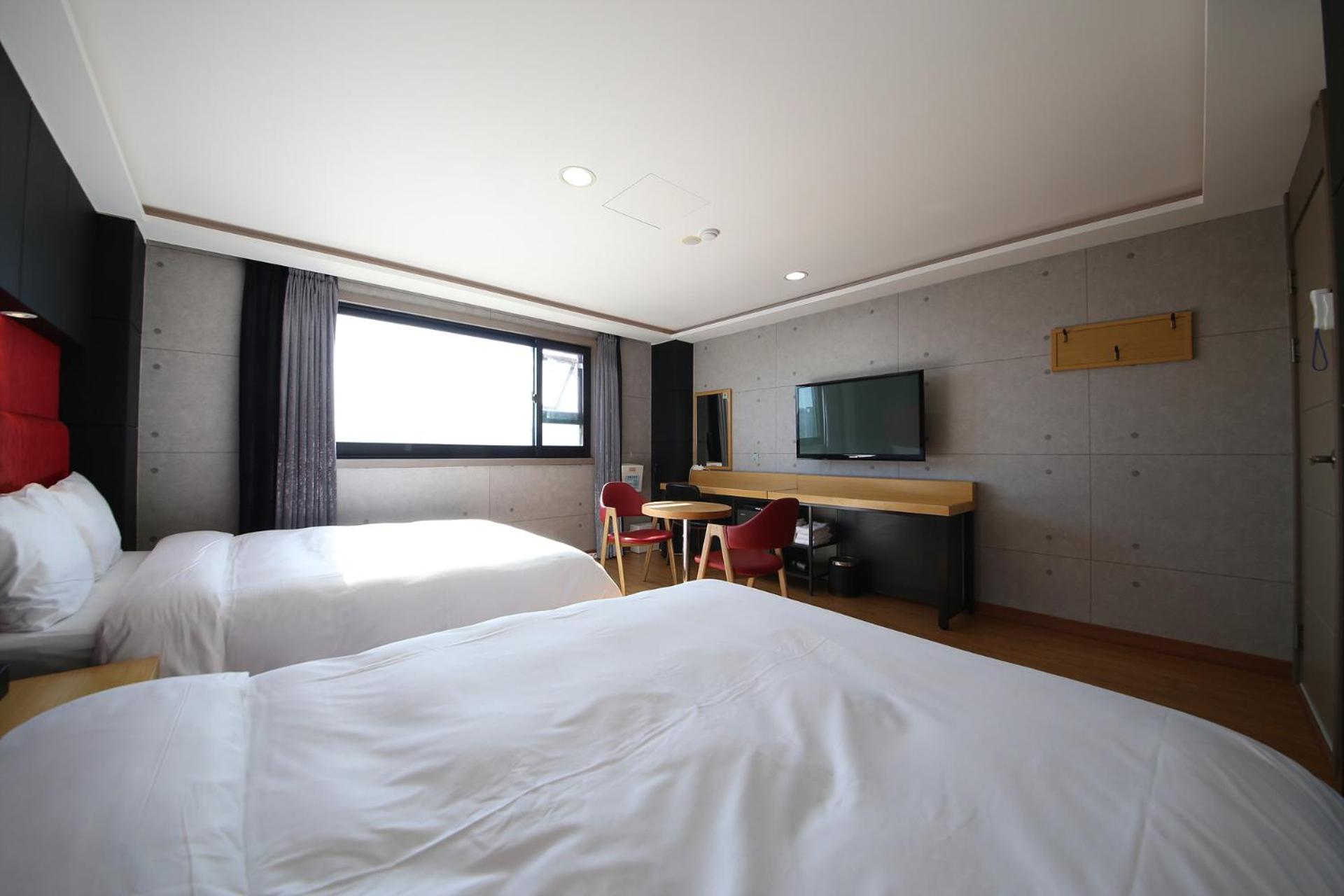 Standard Twin Room photo 2