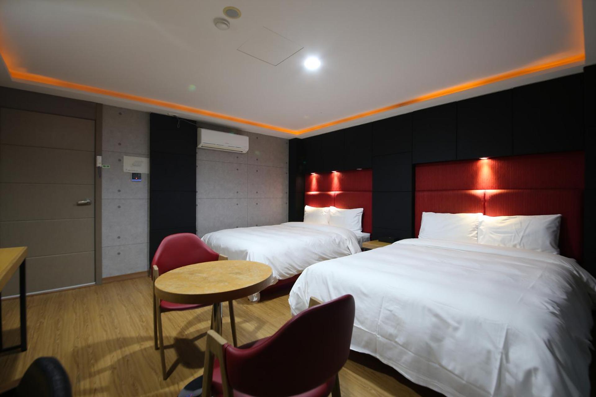 Standard Twin Room photo 1