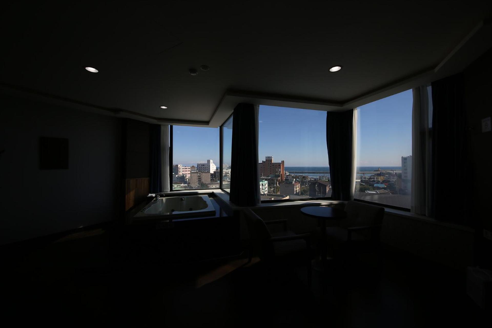 Double Room with Spa Bath photo 2