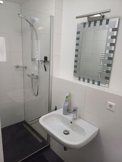 Three-Bedroom Apartment - High Floor photo 2