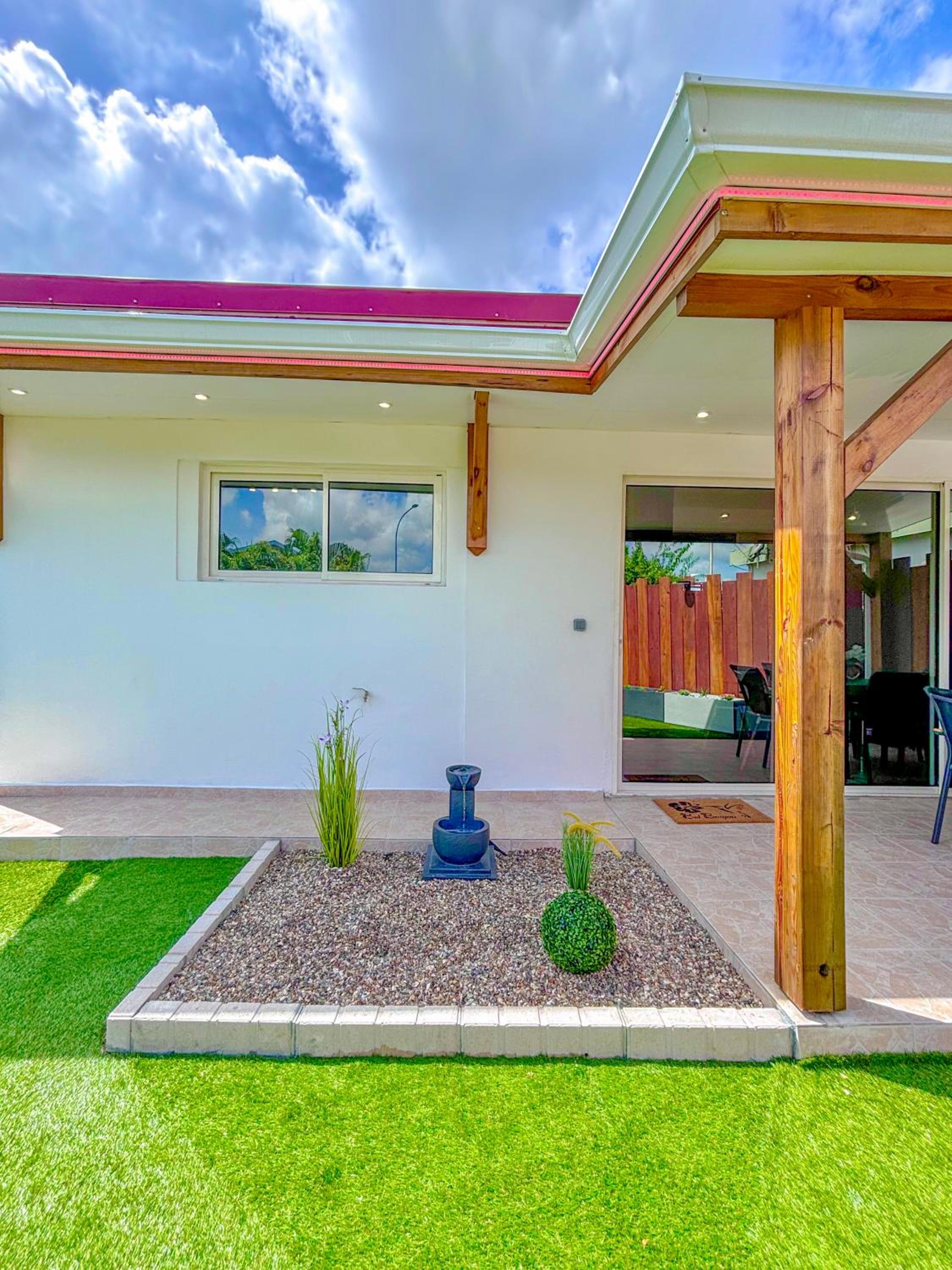 One-Bedroom House photo 1