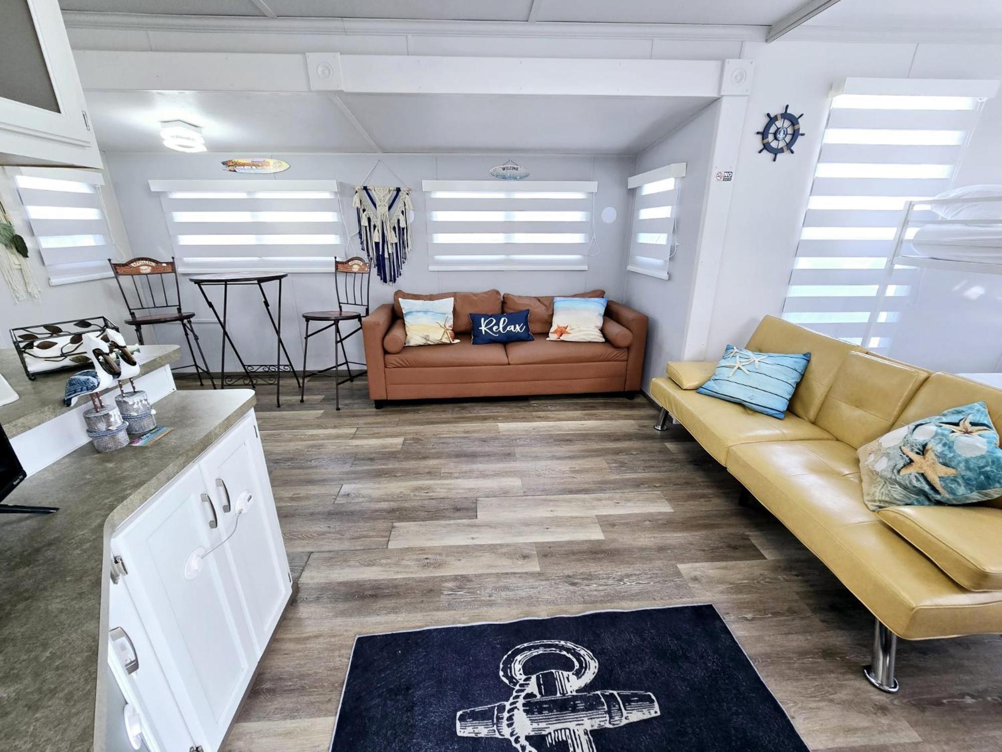 Mobile Home photo 1
