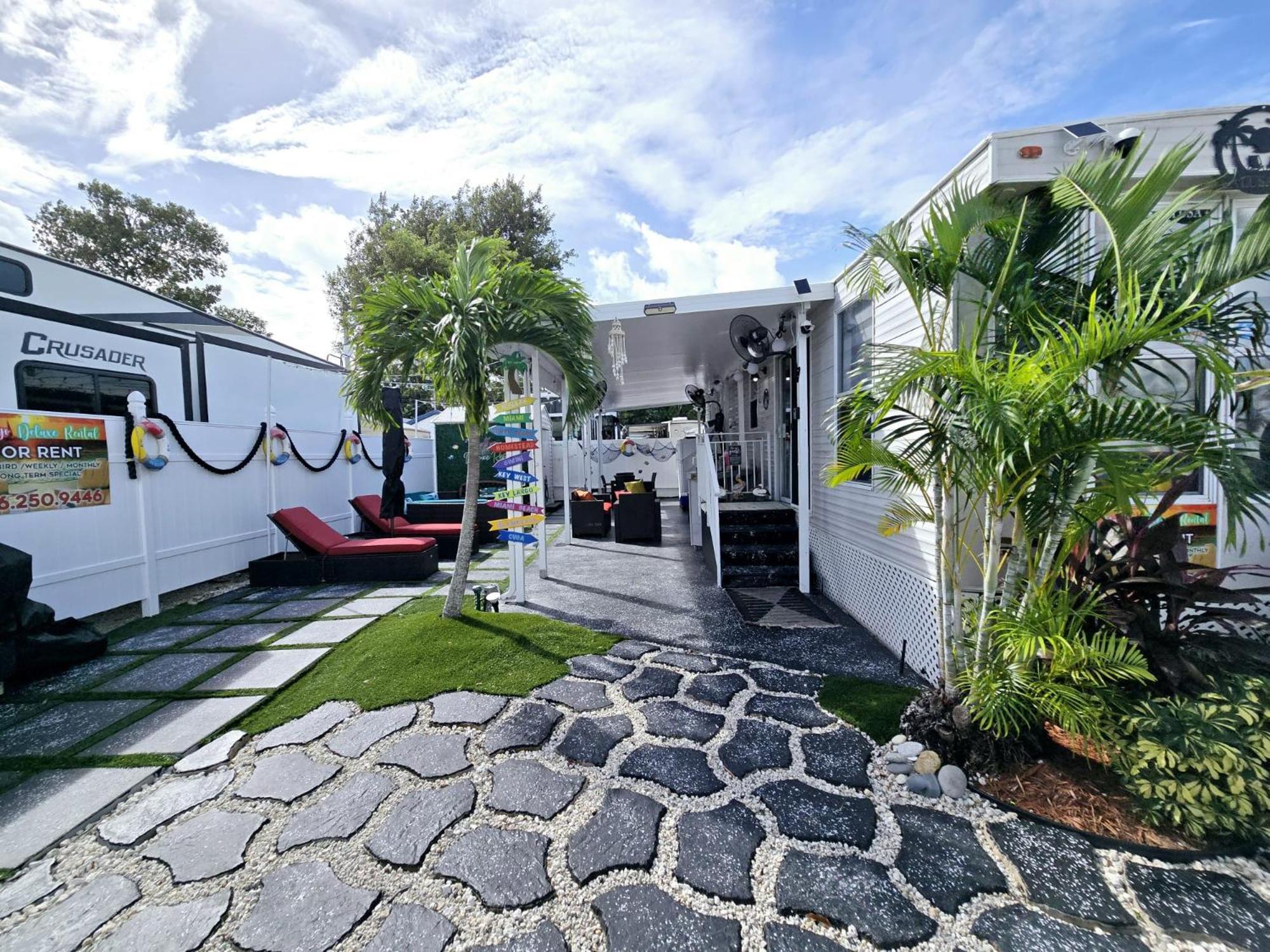 Mobile Home photo 2