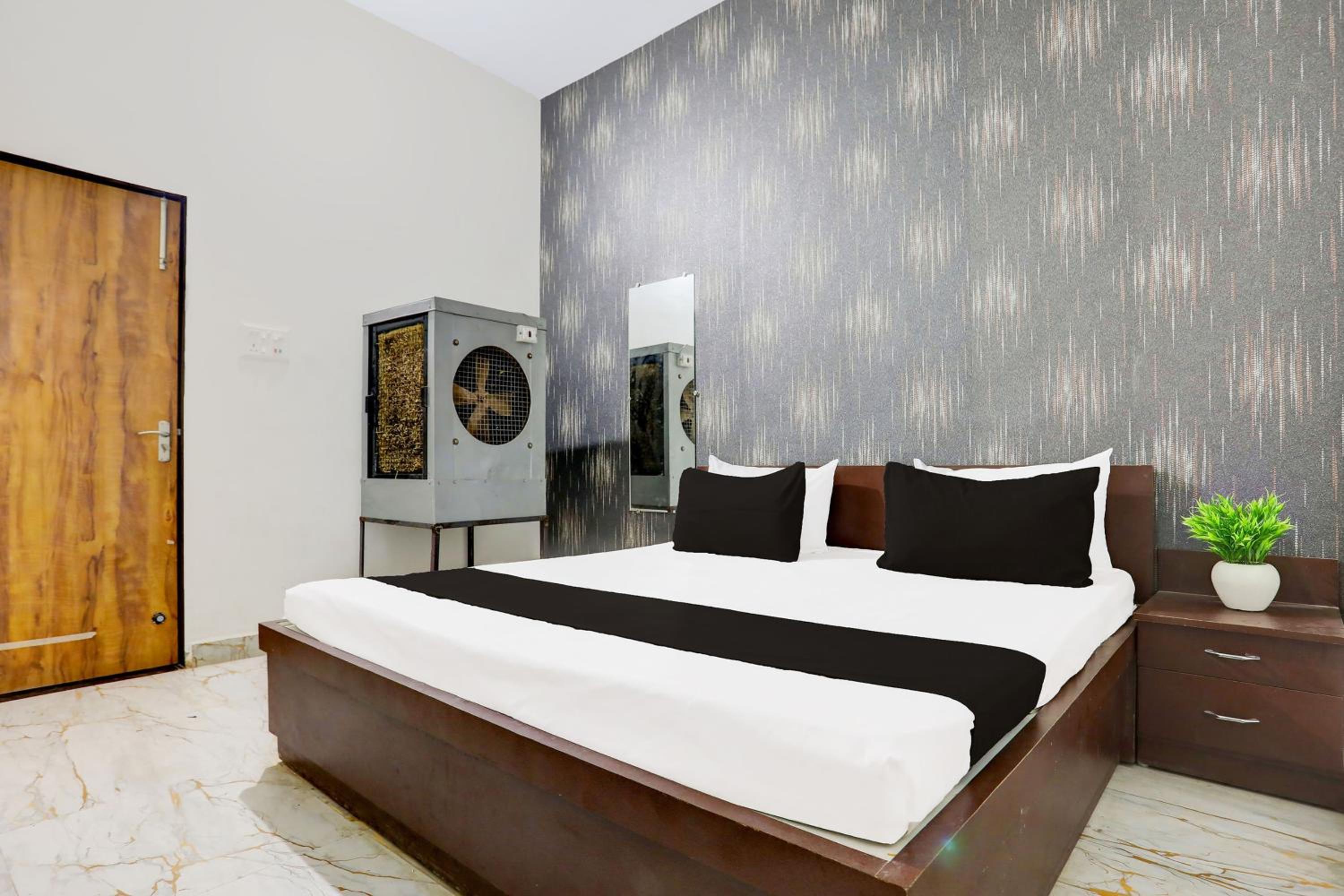 Classic Triple Room photo 1
