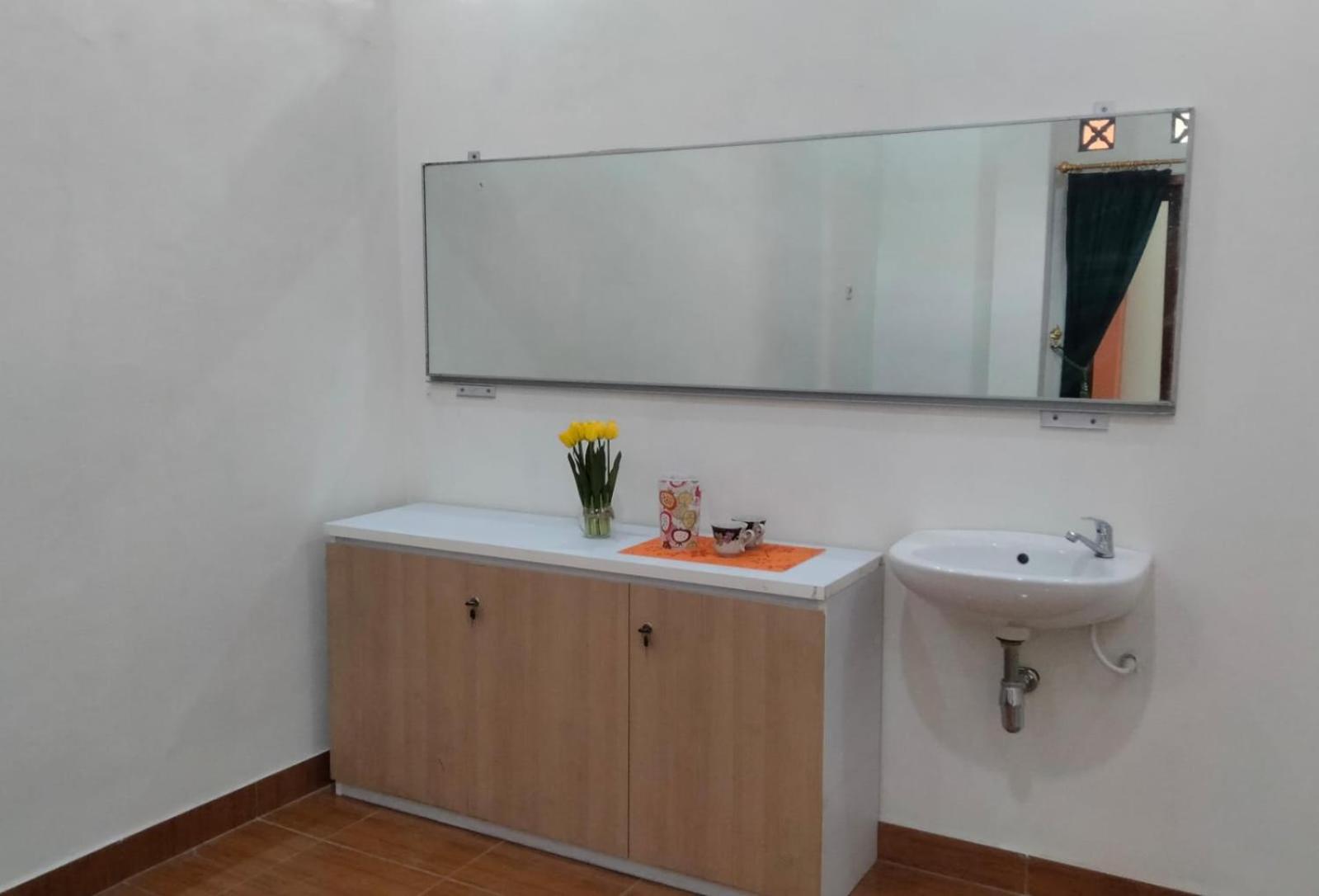 Budget Single Room photo 3