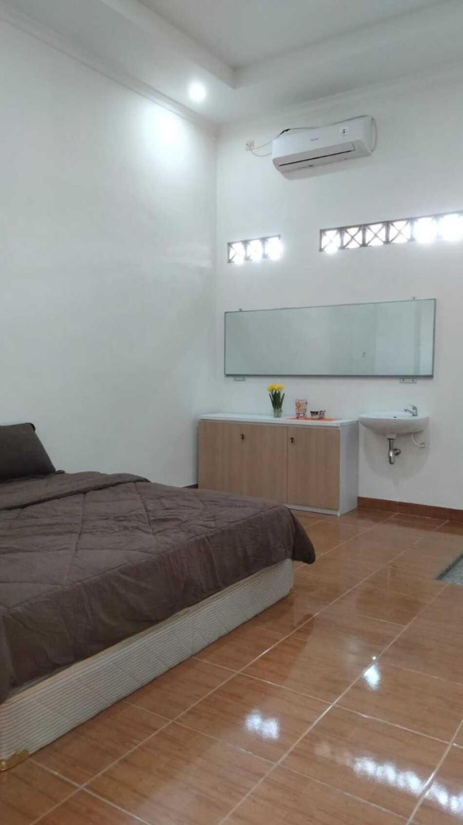 Large Double Room photo 1