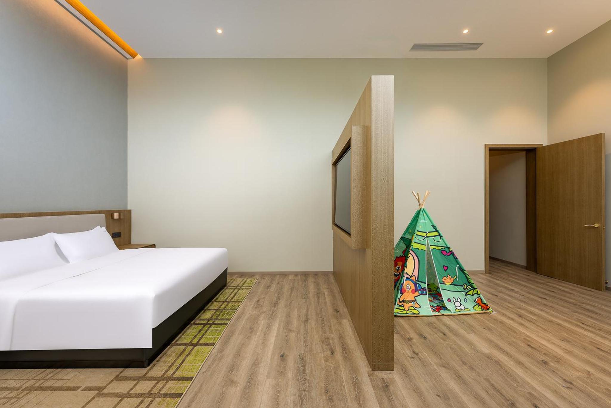 Two-Bedroom Duplex Suite photo 2