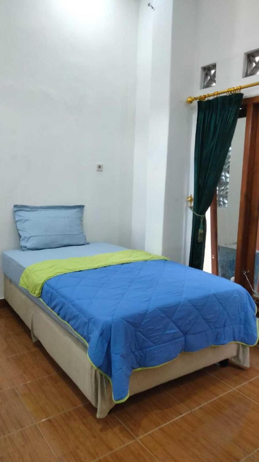 Budget Single Room photo 2