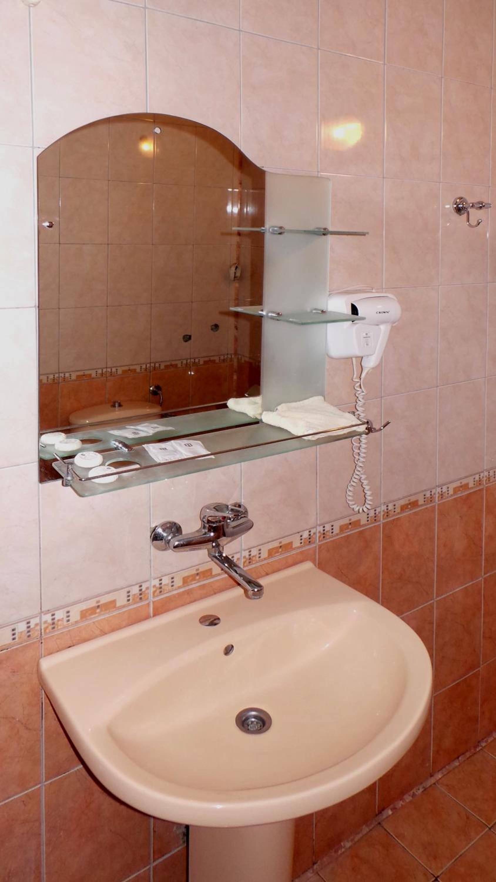 Double Room with Balcony (2 Adults + 1 Child) - Photo 11