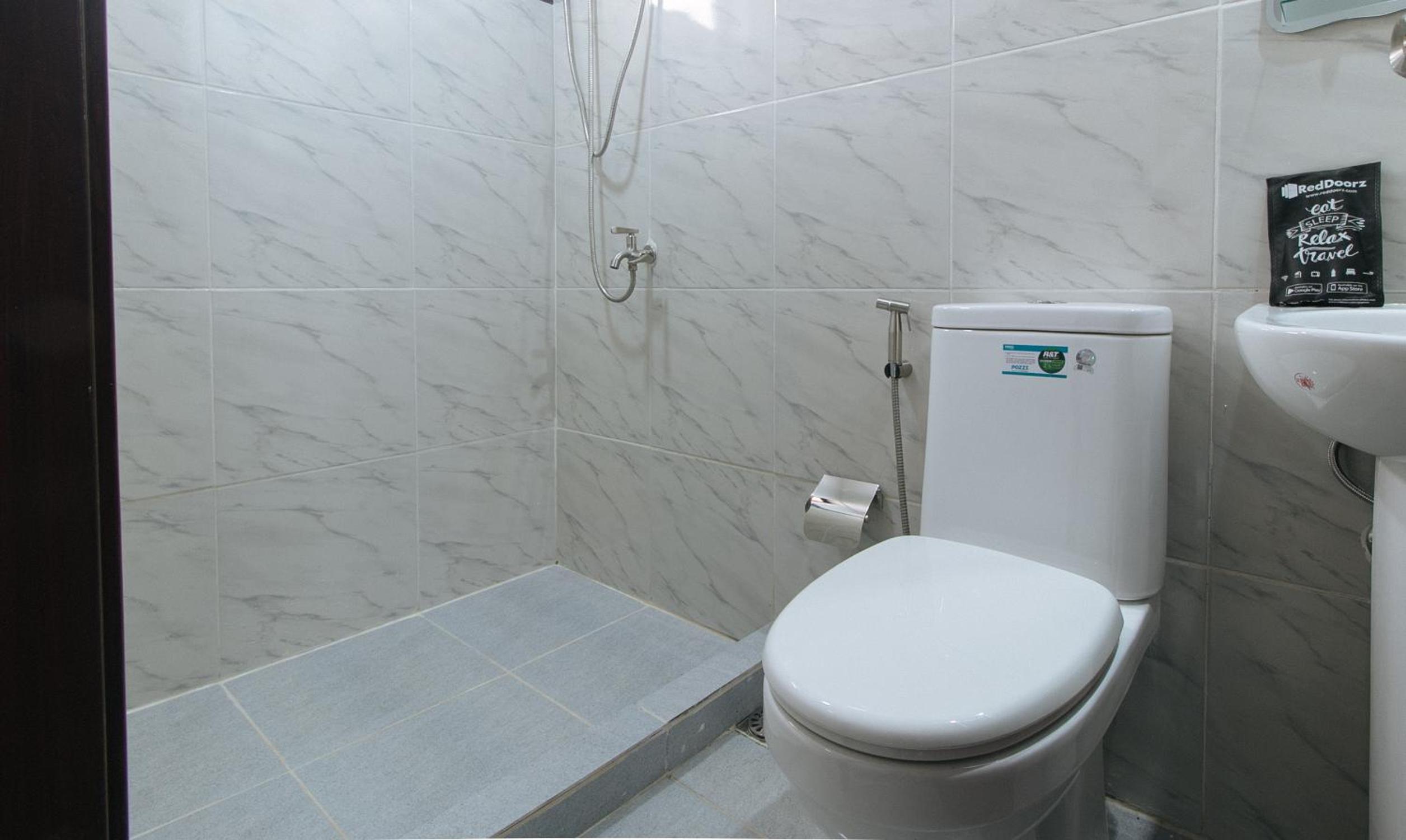 Double Room - Photo 8