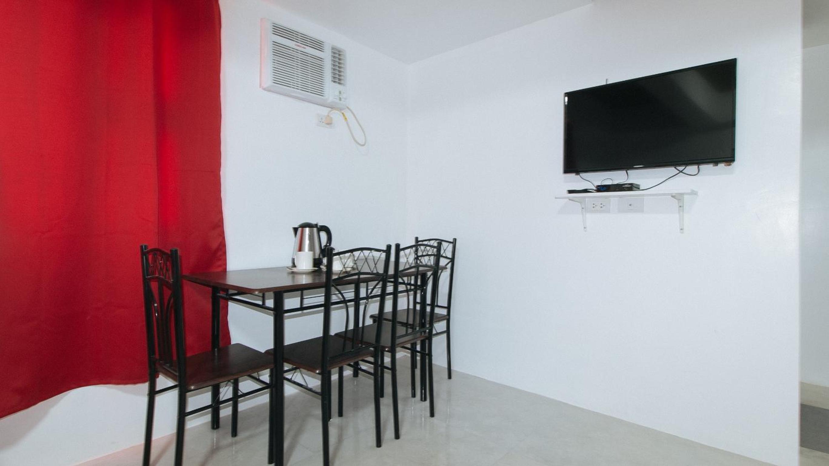 Family Room - Photo 14