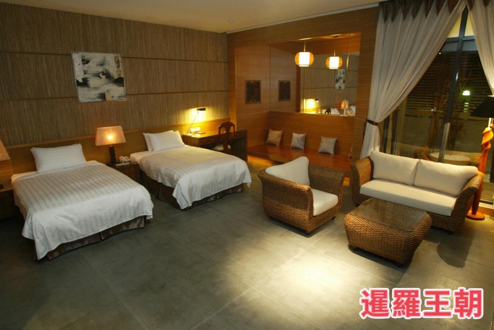 Business Quadruple Room - No Private Garage