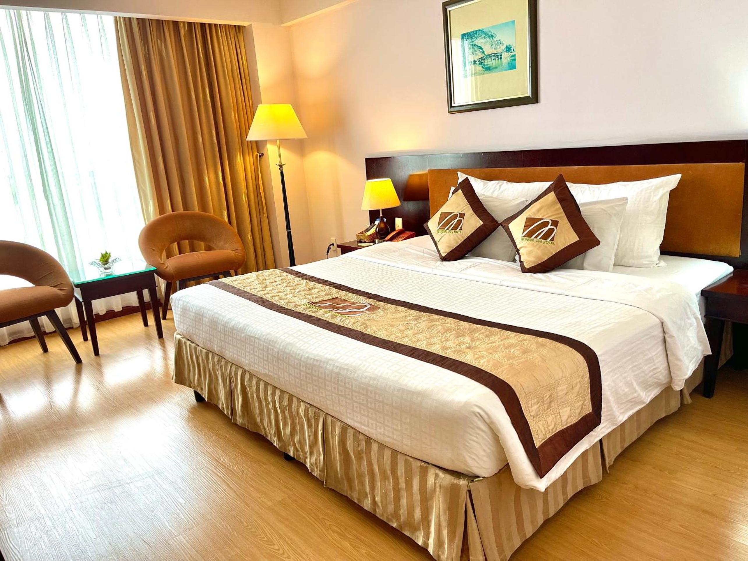 Superior Double or Twin Room with City View - Photo 3