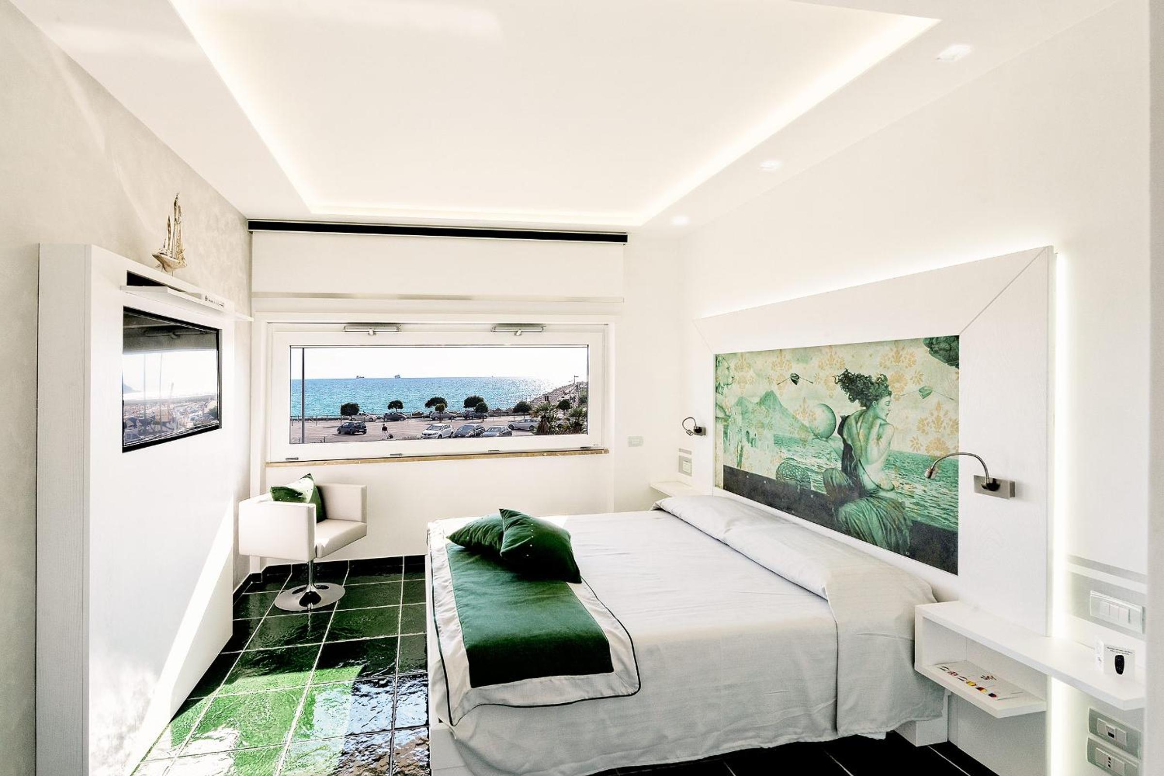 Deluxe Double Room with Sea View photo 1