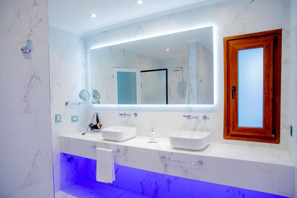 Triple Room with Private Bathroom photo 2