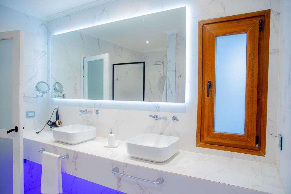 Triple Room with Private Bathroom photo 3