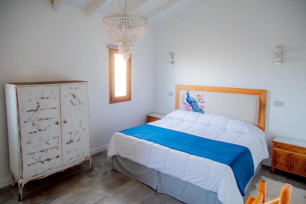 Double or Twin Room with Shared Bathroom photo 1