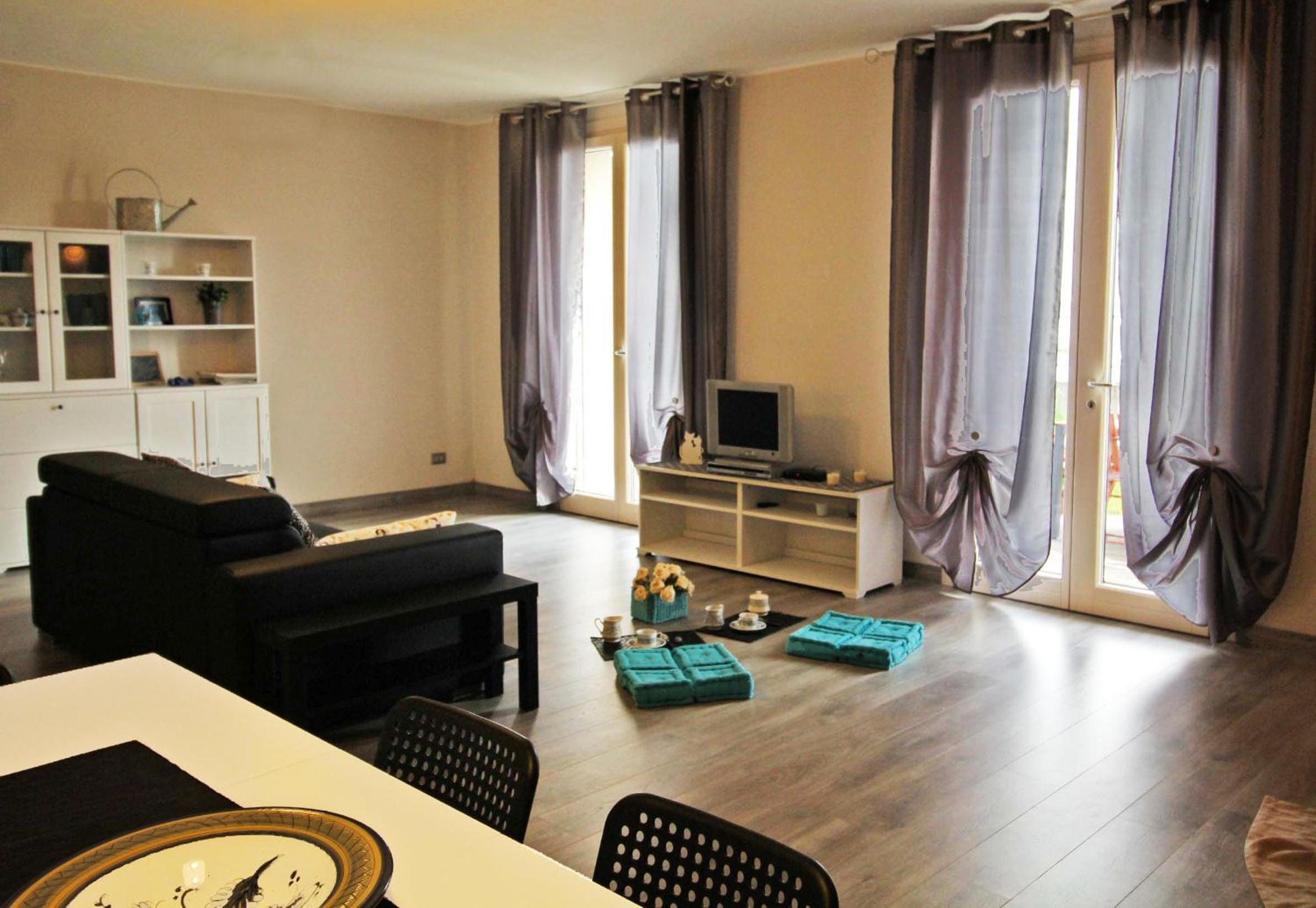 Apartment With Lake View