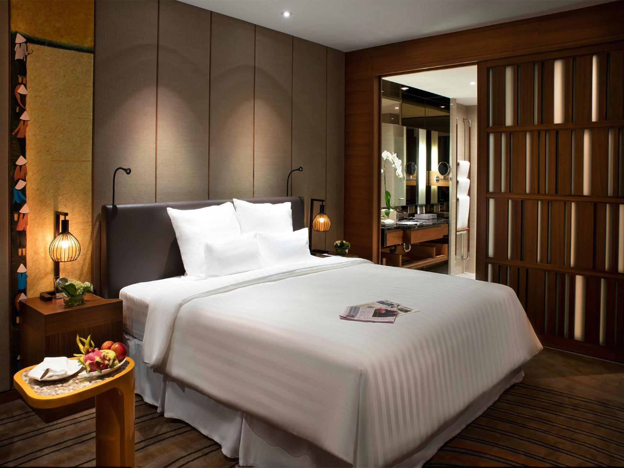 Superior King Room with City View photo 3
