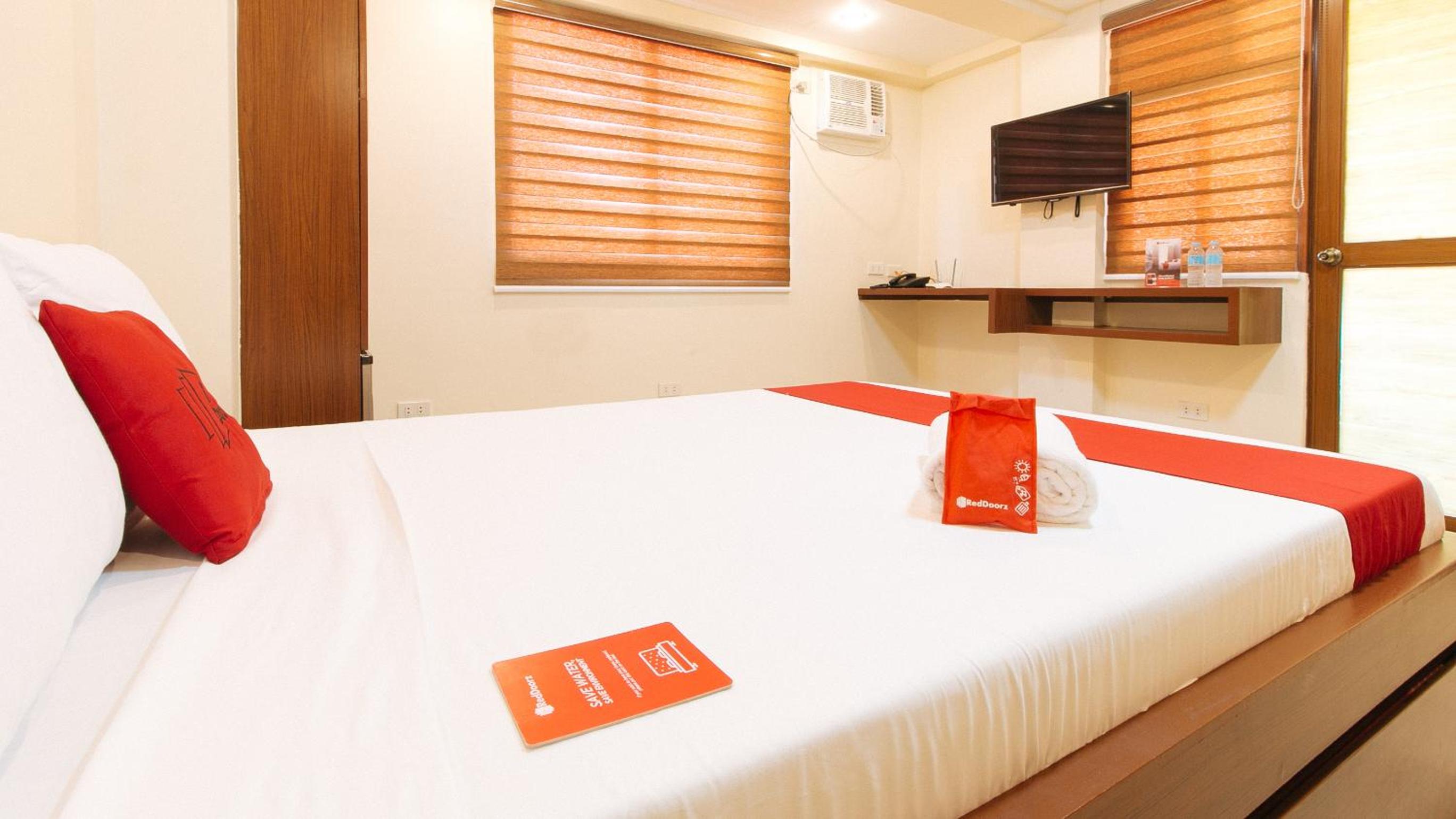 Deluxe Room - Photo 14