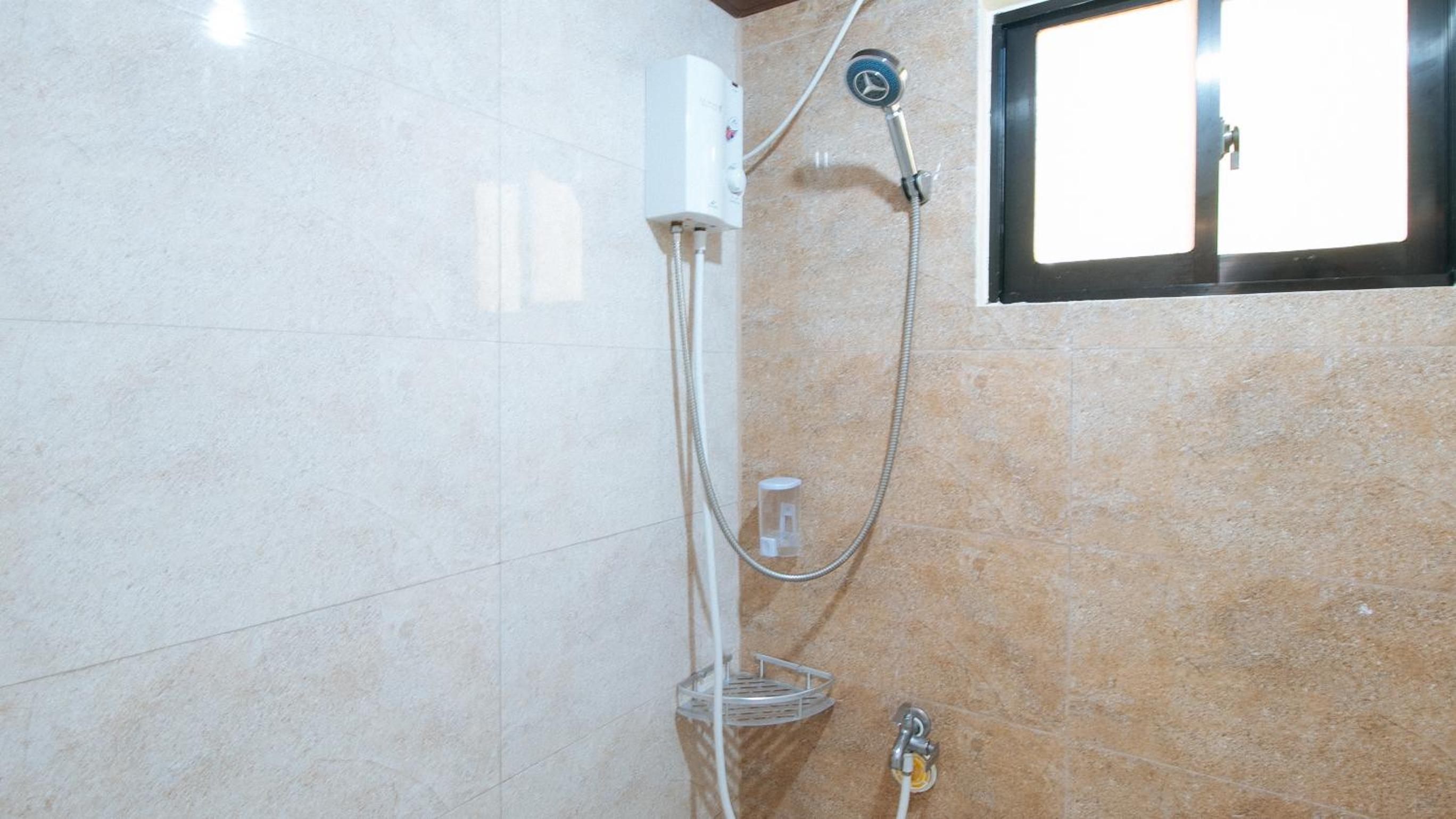 Deluxe Room - Photo 16