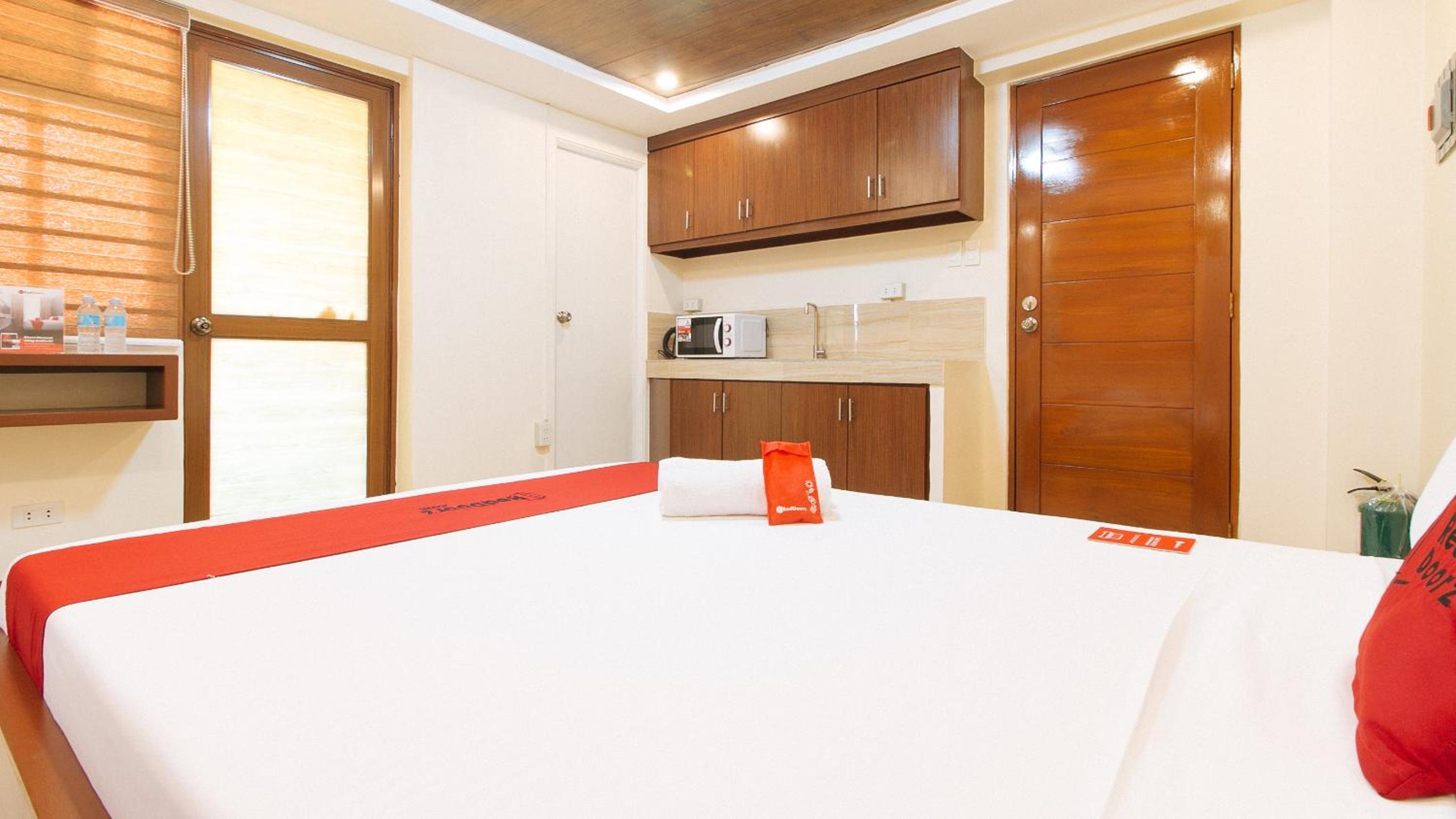 Deluxe Room - Photo 3