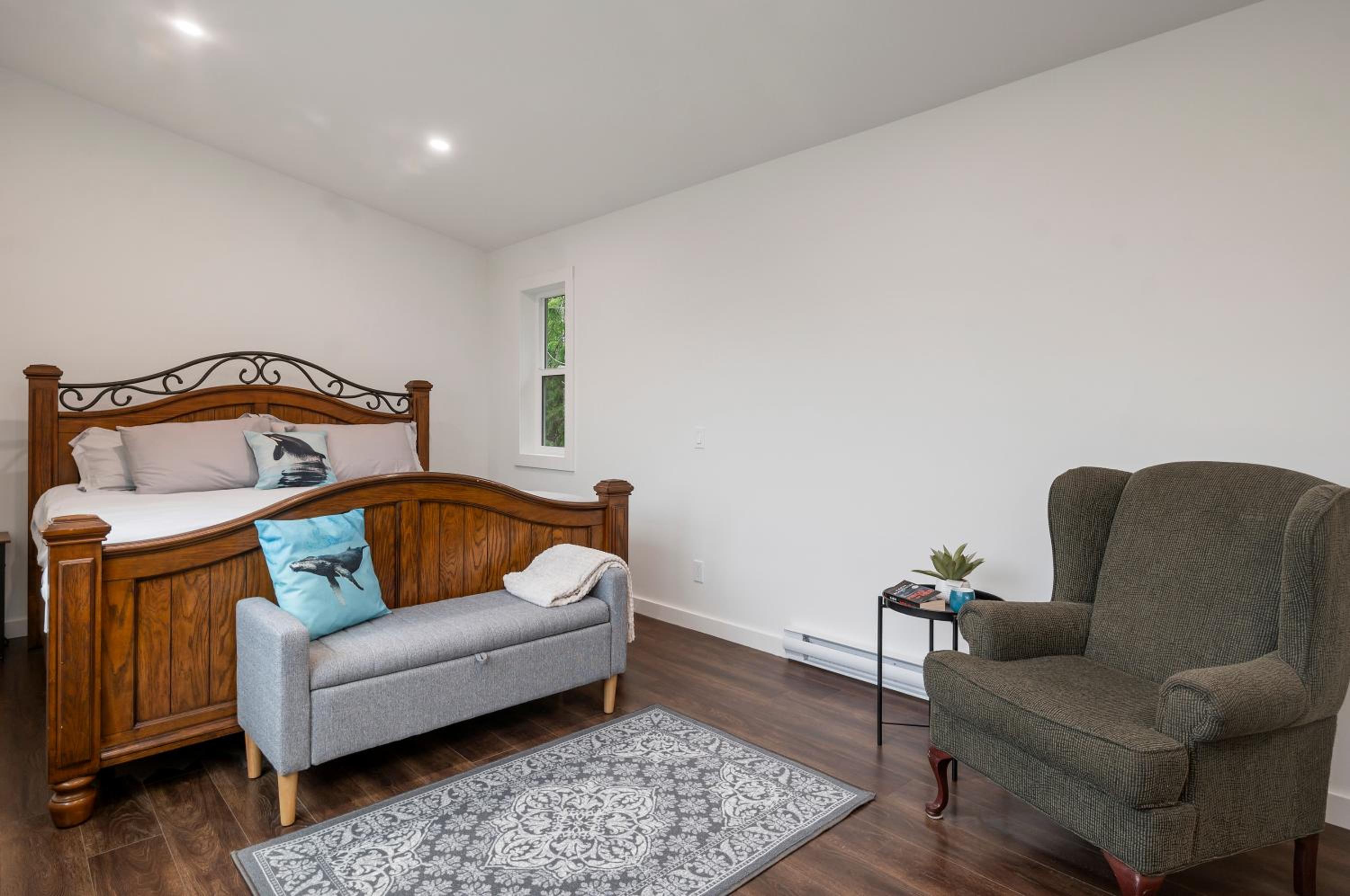 Two-Bedroom House photo 3