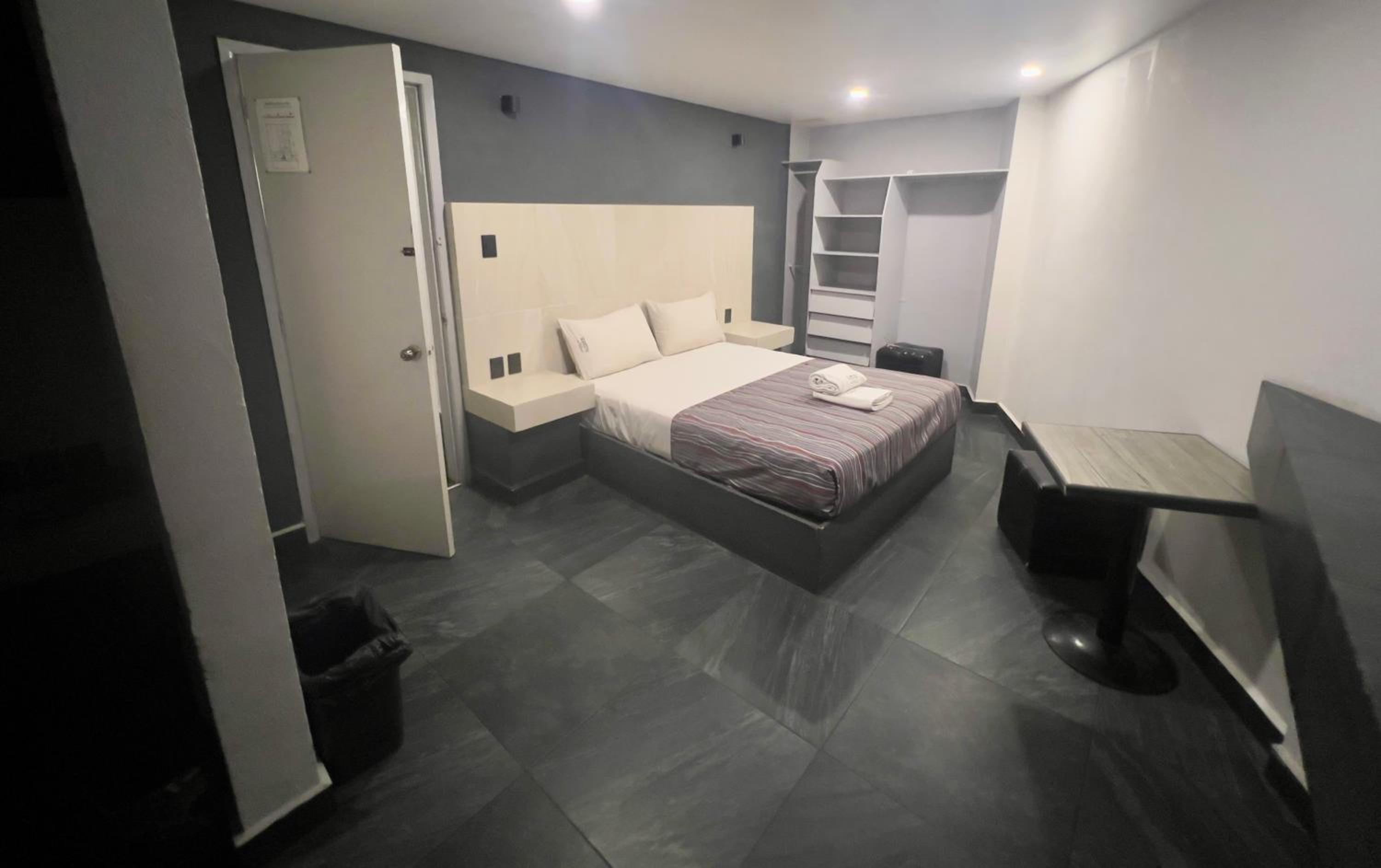 Standard Double Room photo 3