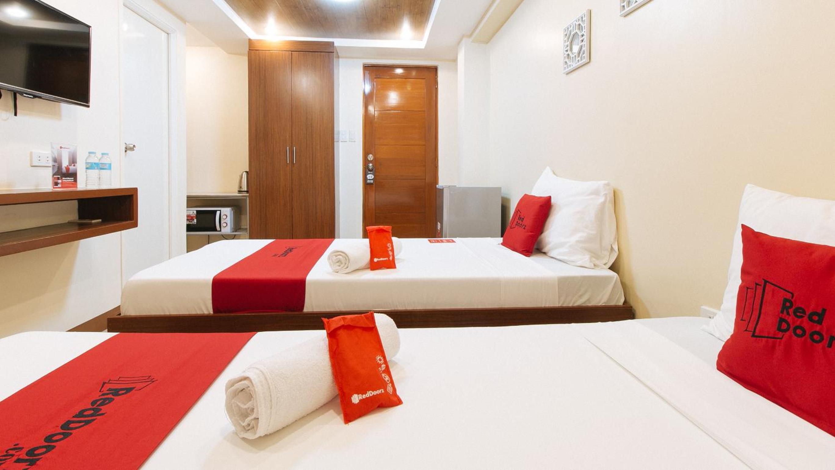 Deluxe Twin Room - Photo 6